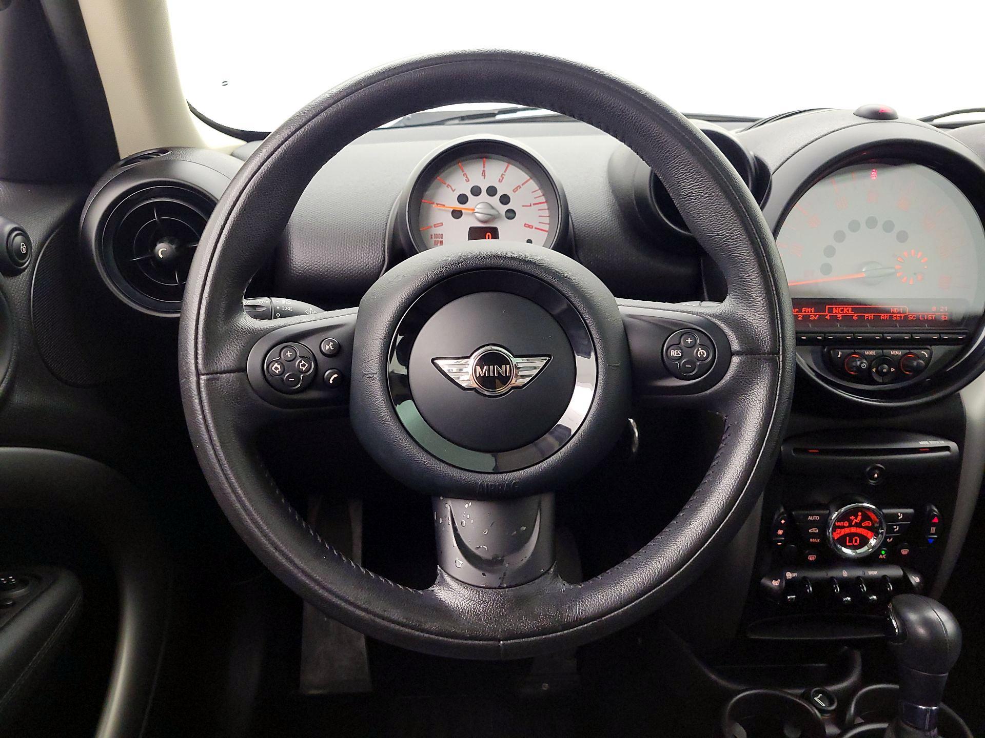 Thumbnail: 2014 MINI Cooper Countryman - 10