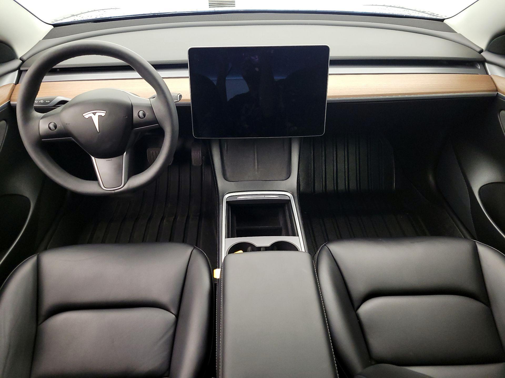 Thumbnail: 2022 Tesla Model 3 - 9