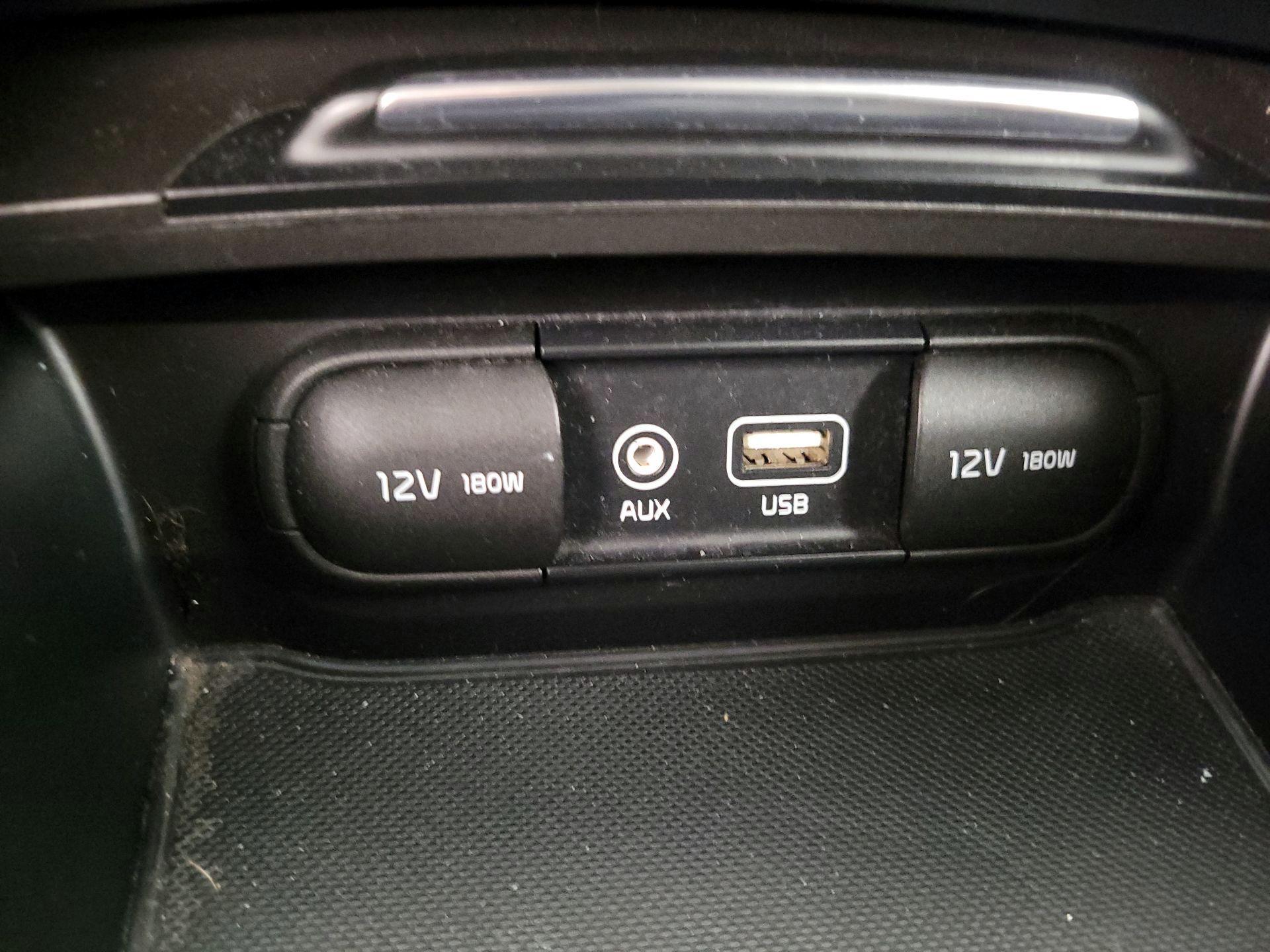 Thumbnail: 2016 Kia Optima - 18