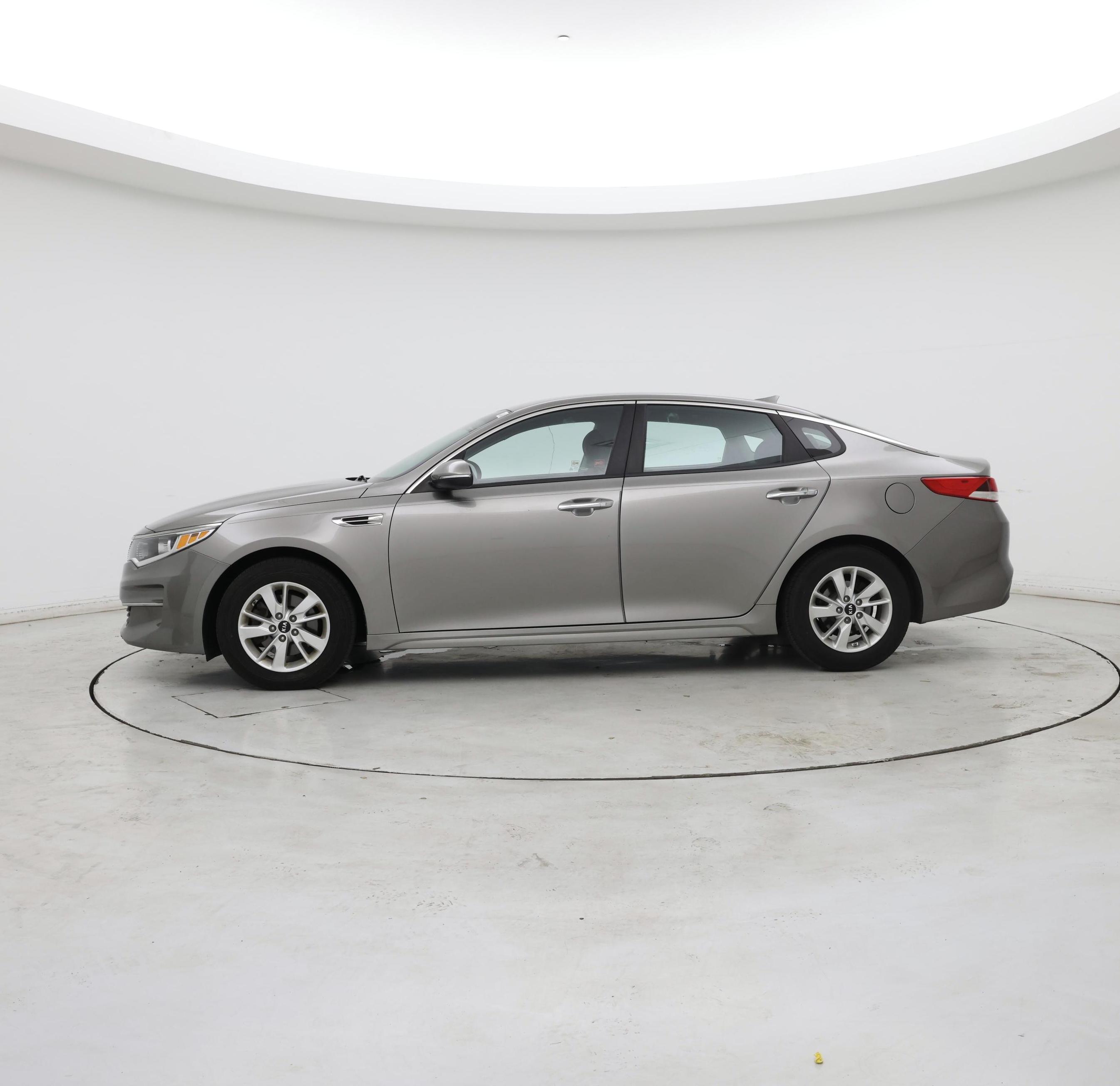 Thumbnail: 2016 Kia Optima - 3