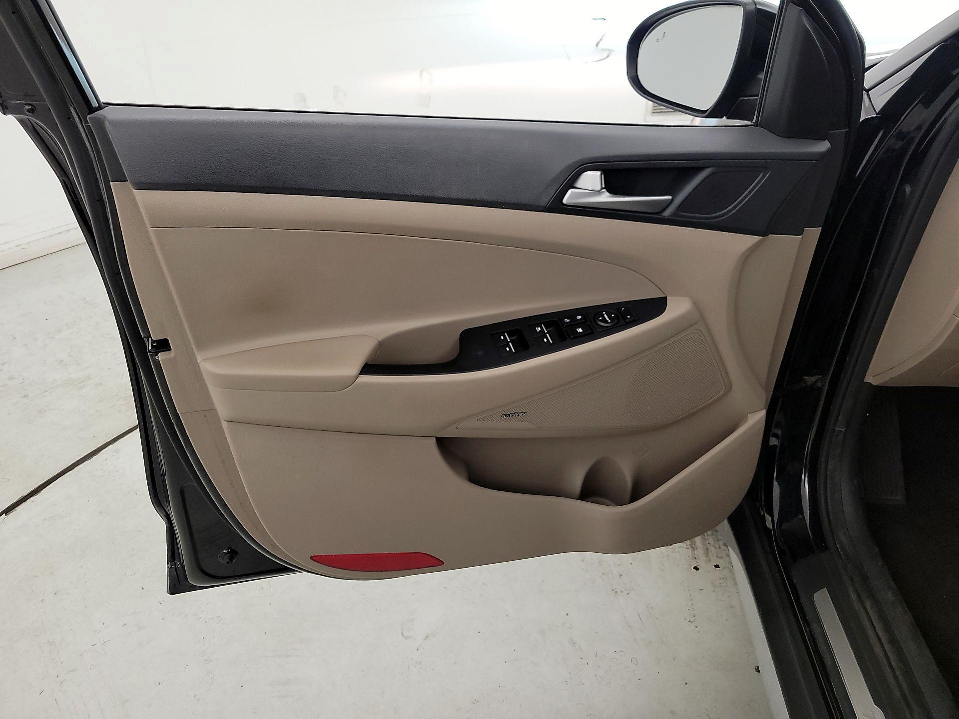 Thumbnail: 2019 Hyundai Tucson - 12