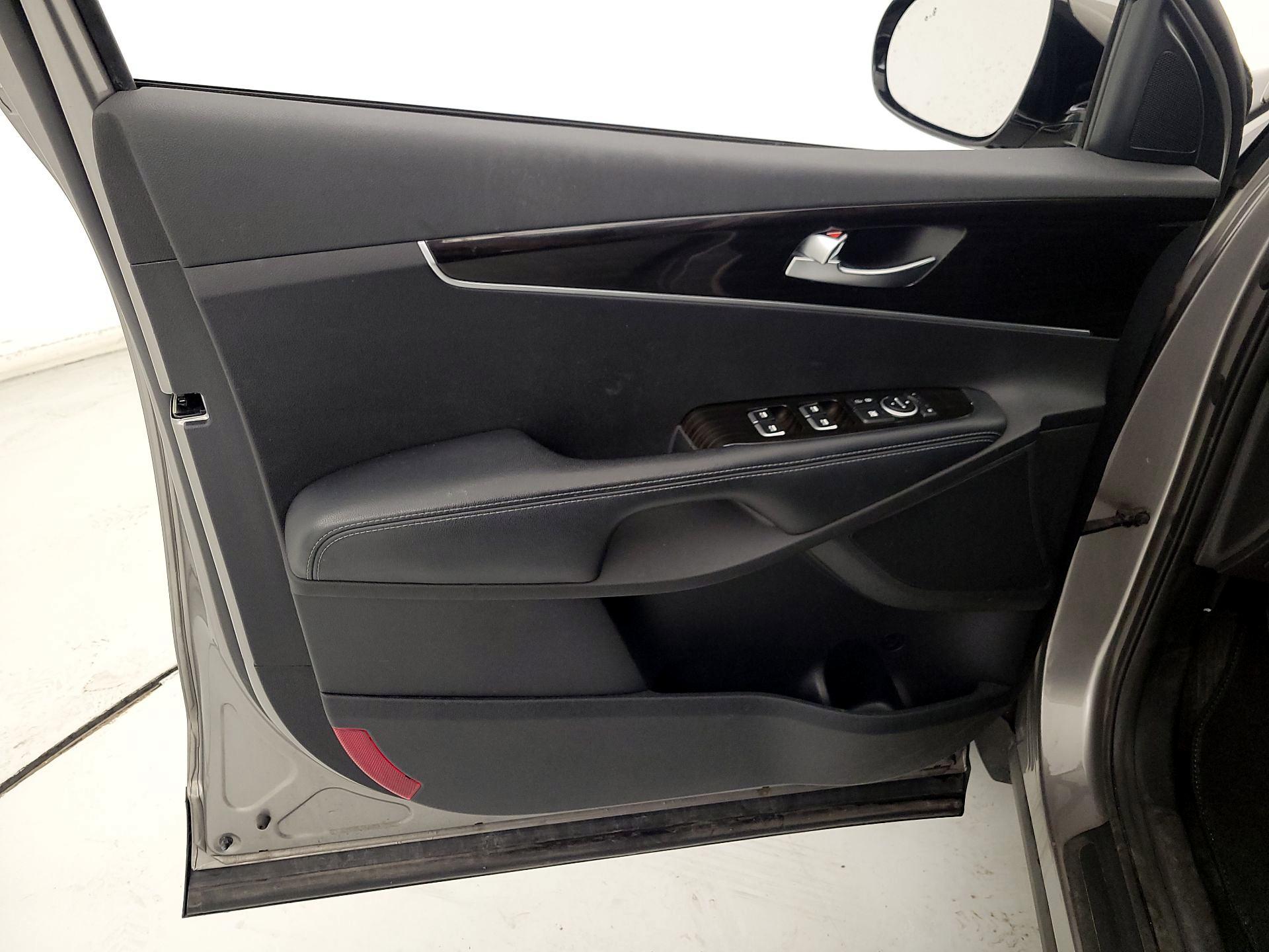 Thumbnail: 2019 Kia Sorento - 12