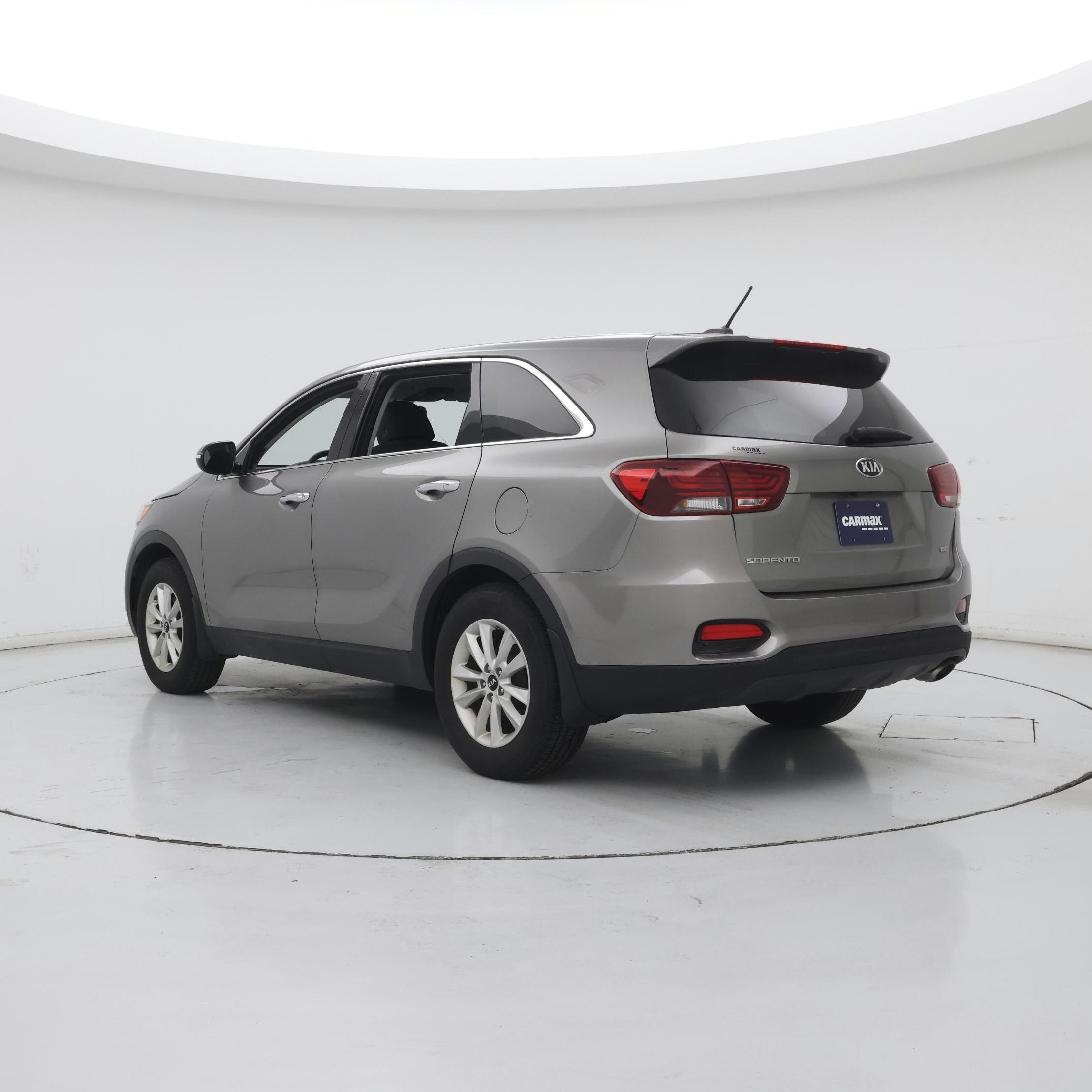 Thumbnail: 2019 Kia Sorento - 2