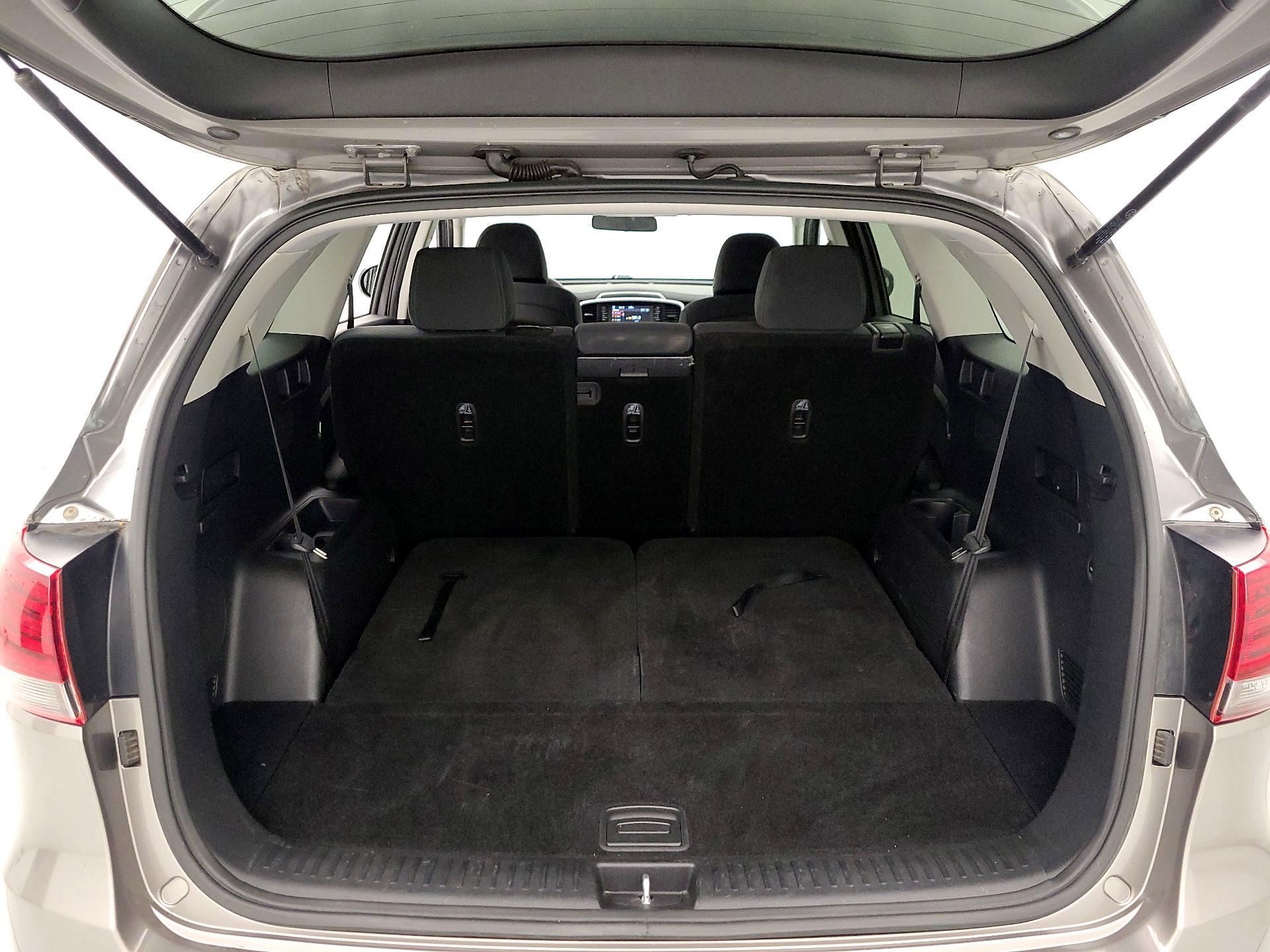 Thumbnail: 2019 Kia Sorento - 20