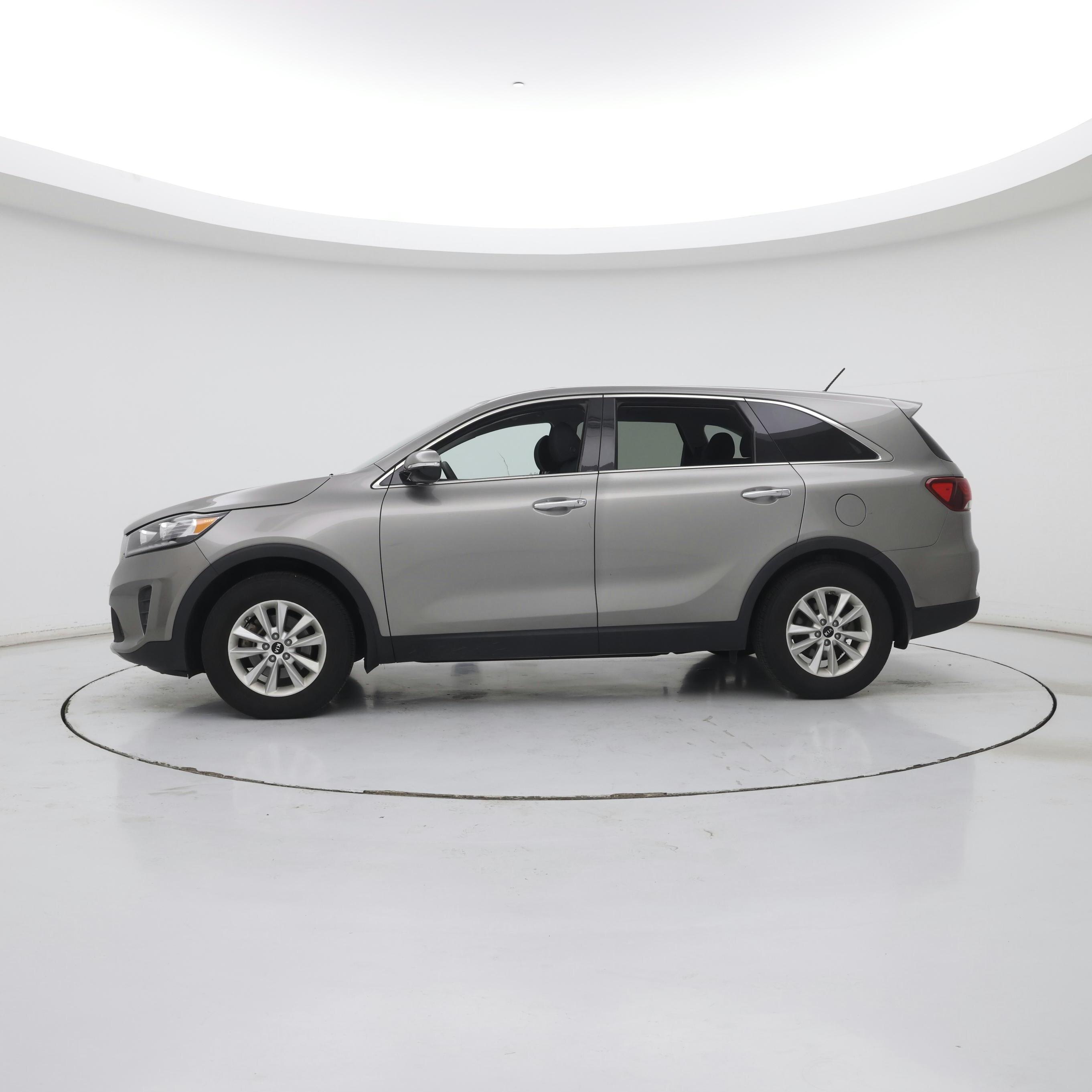 Thumbnail: 2019 Kia Sorento - 3