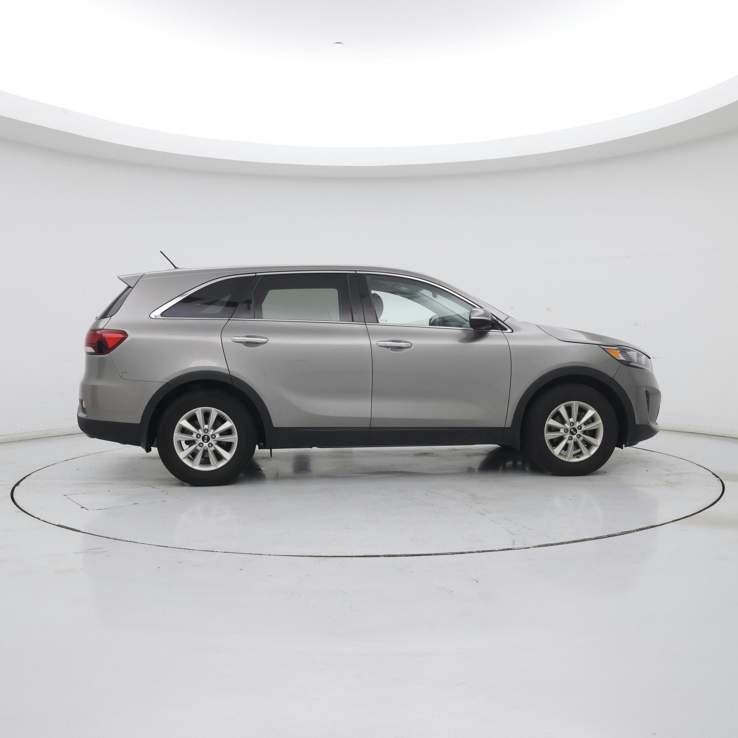 Thumbnail: 2019 Kia Sorento - 7