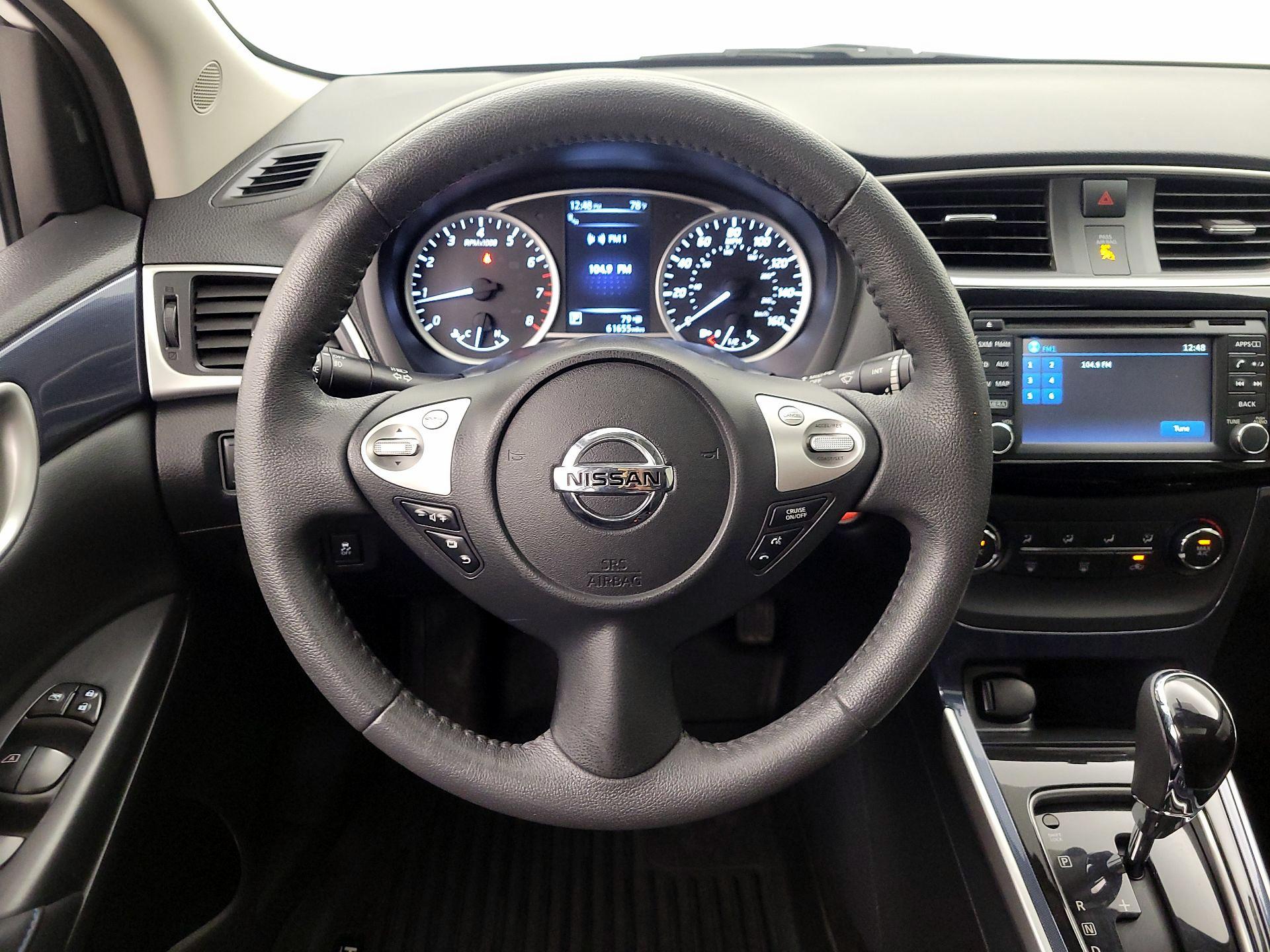 Thumbnail: 2017 Nissan Sentra - 10