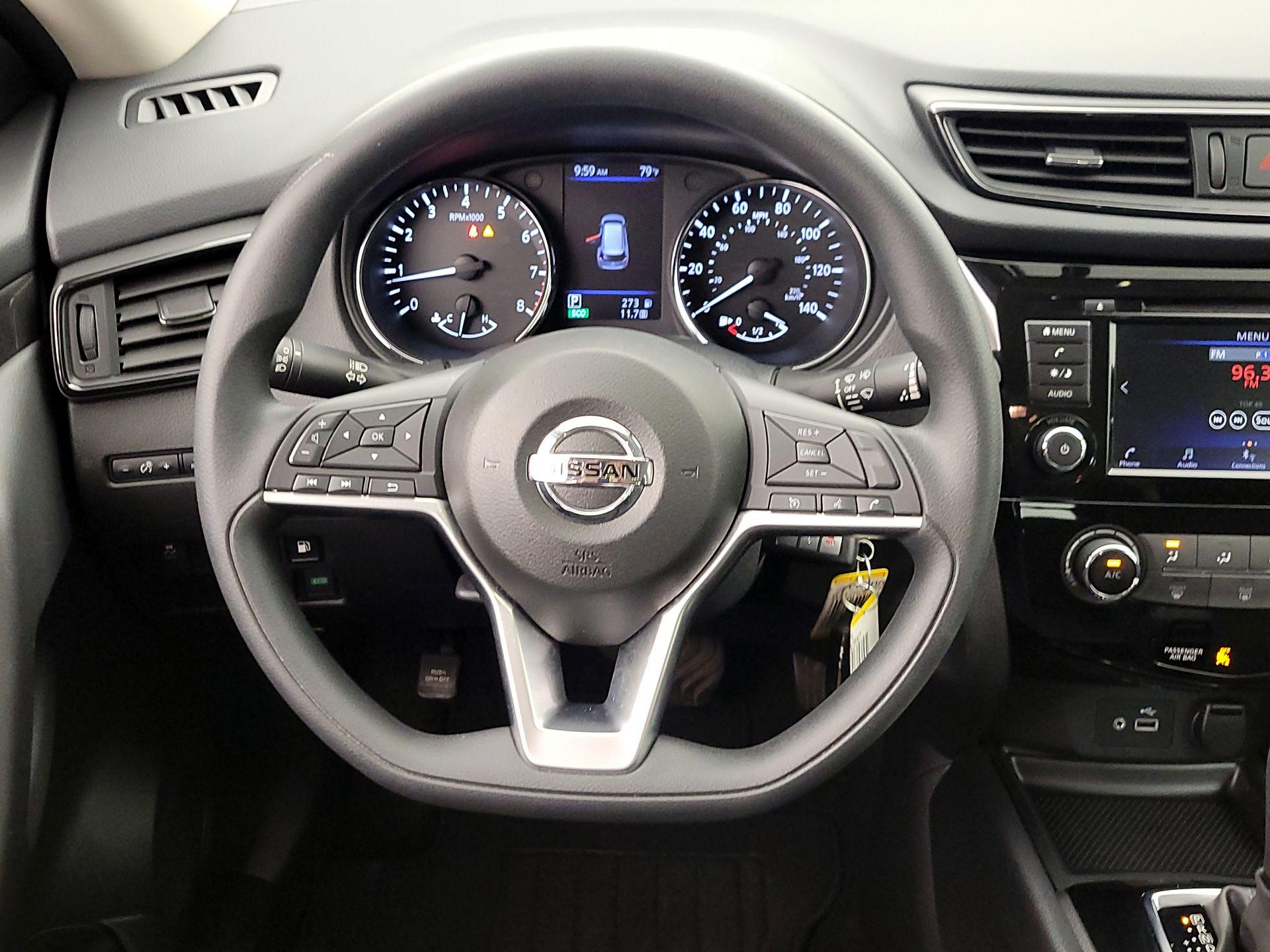 Thumbnail: 2018 Nissan Rogue - 10