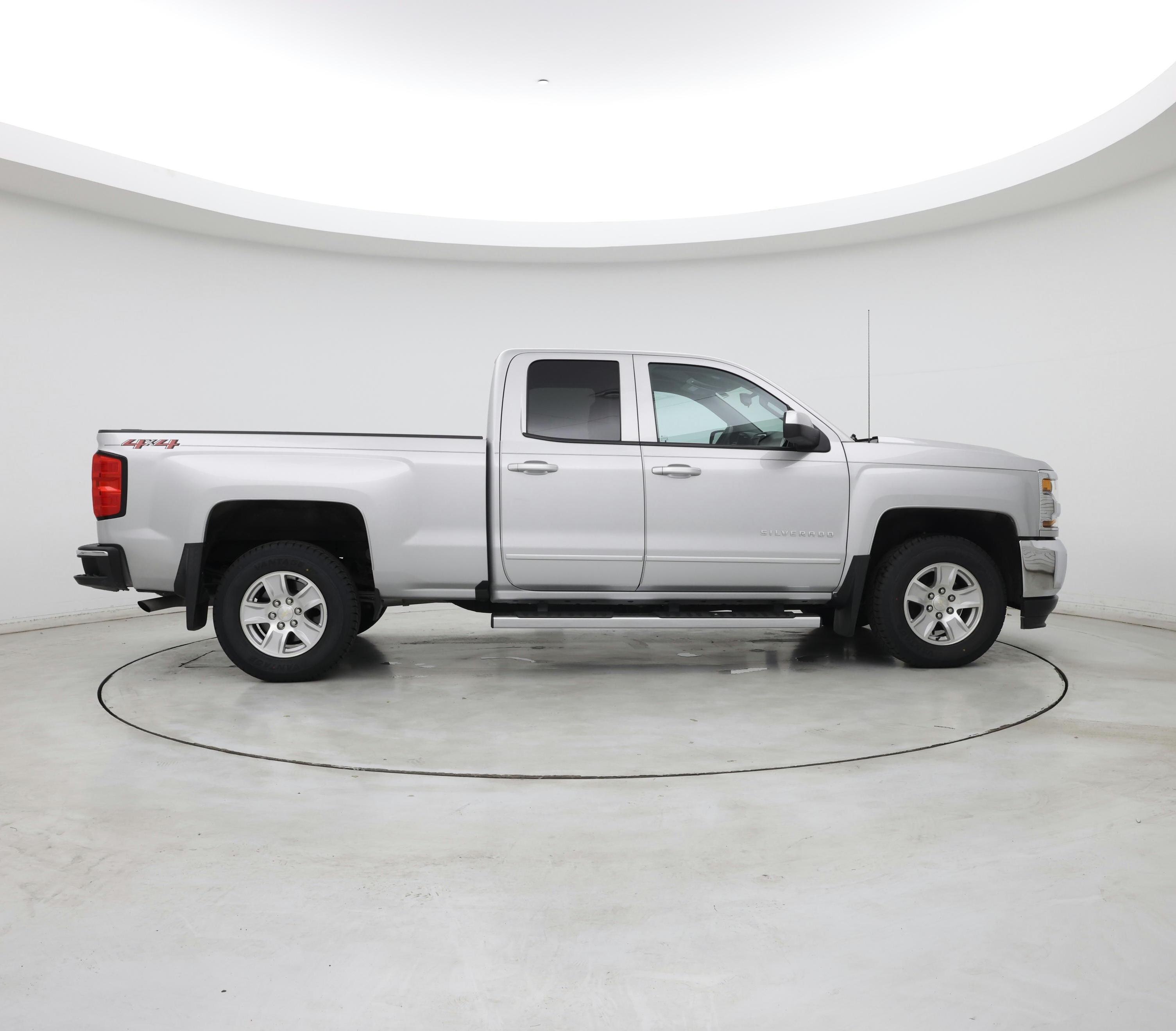 Thumbnail: 2018 Chevrolet Silverado 1500 - 7