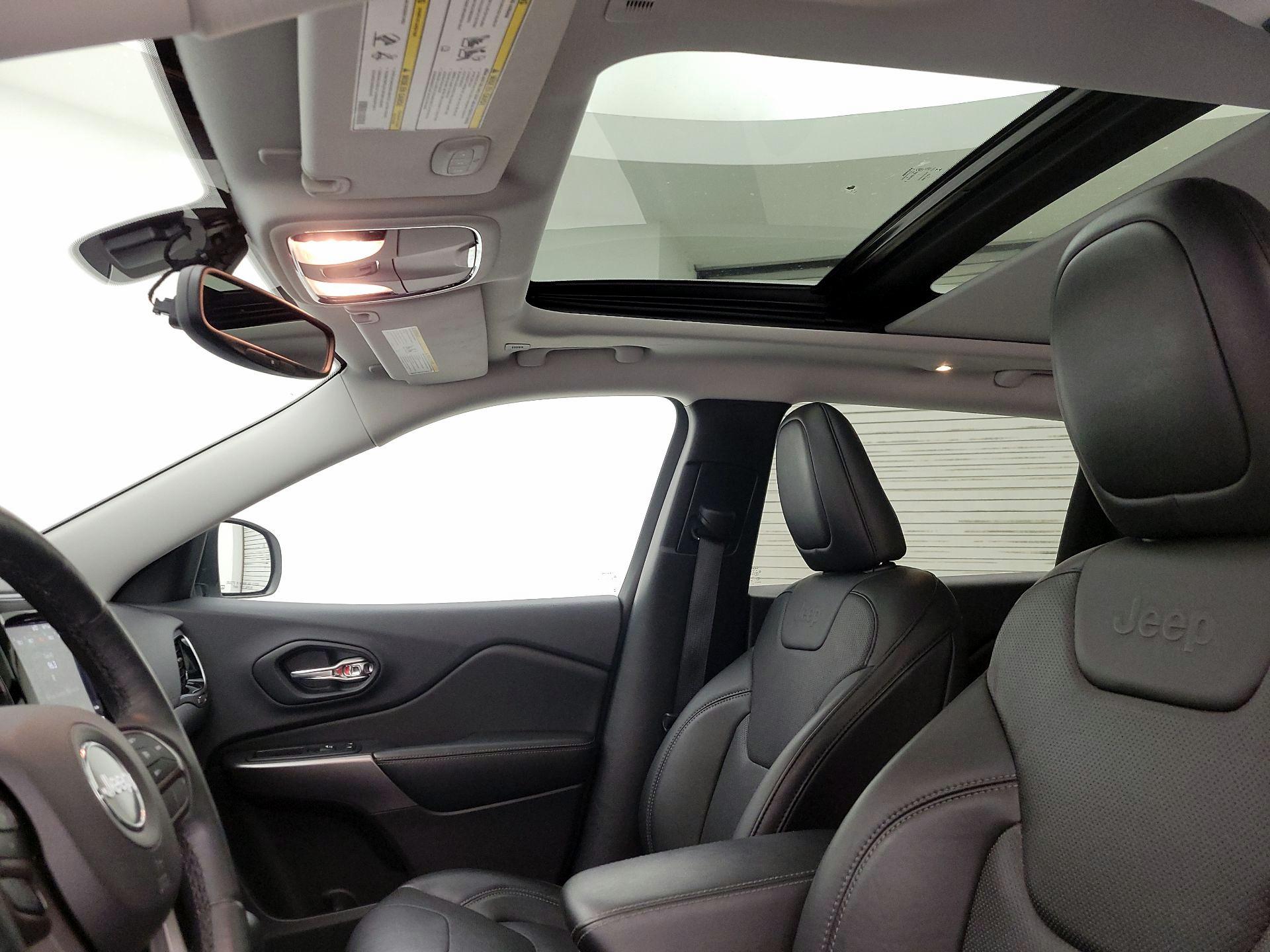 Thumbnail: 2019 Jeep Cherokee - 19