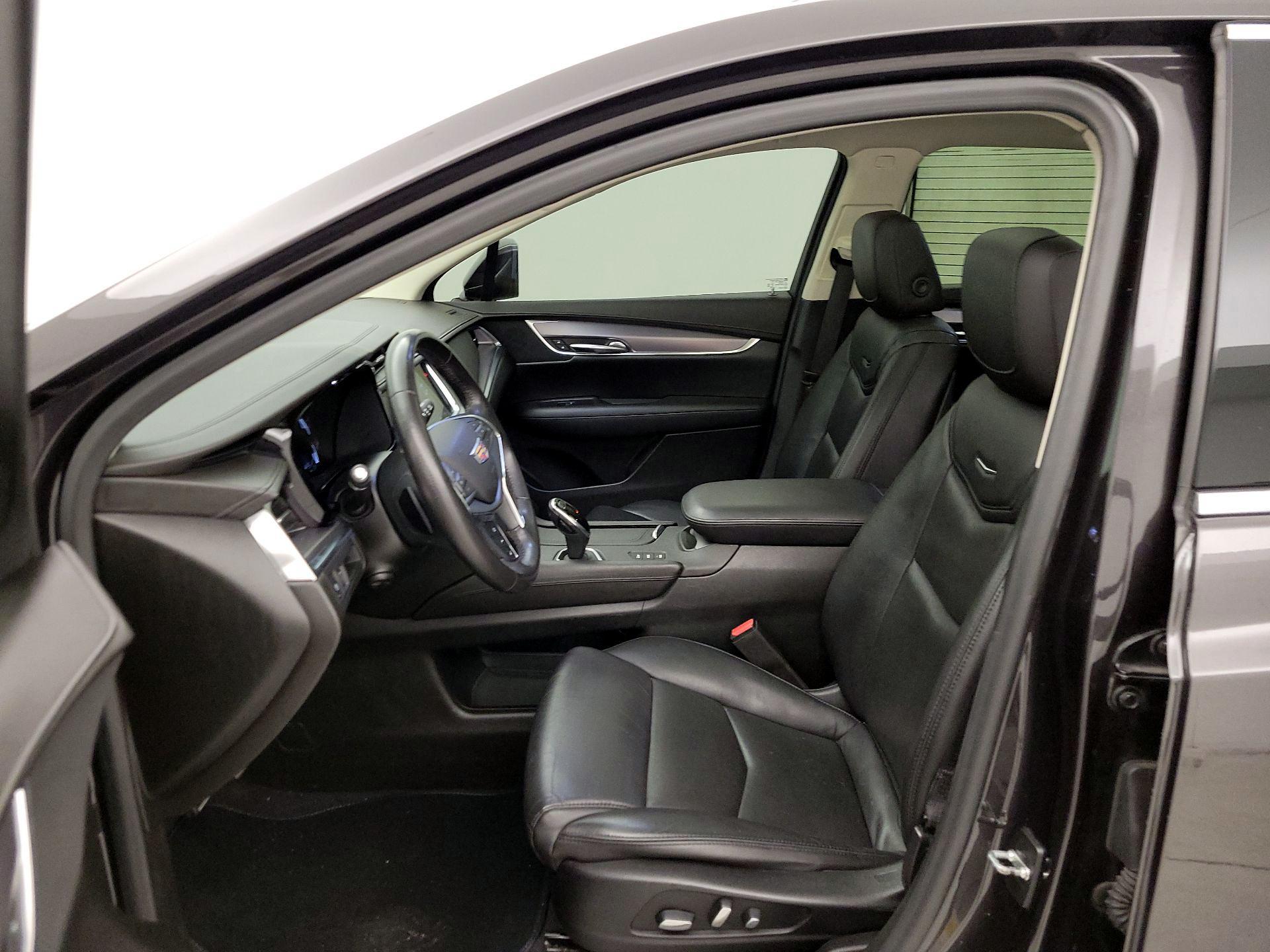 Thumbnail: 2018 Cadillac XT5 - 11