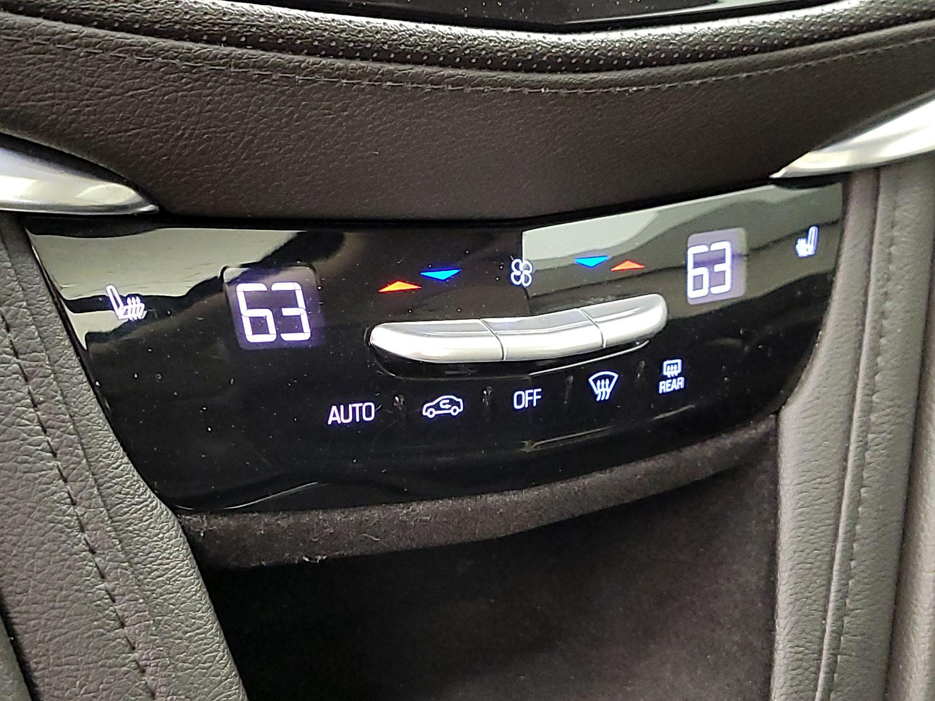 Thumbnail: 2018 Cadillac XT5 - 16