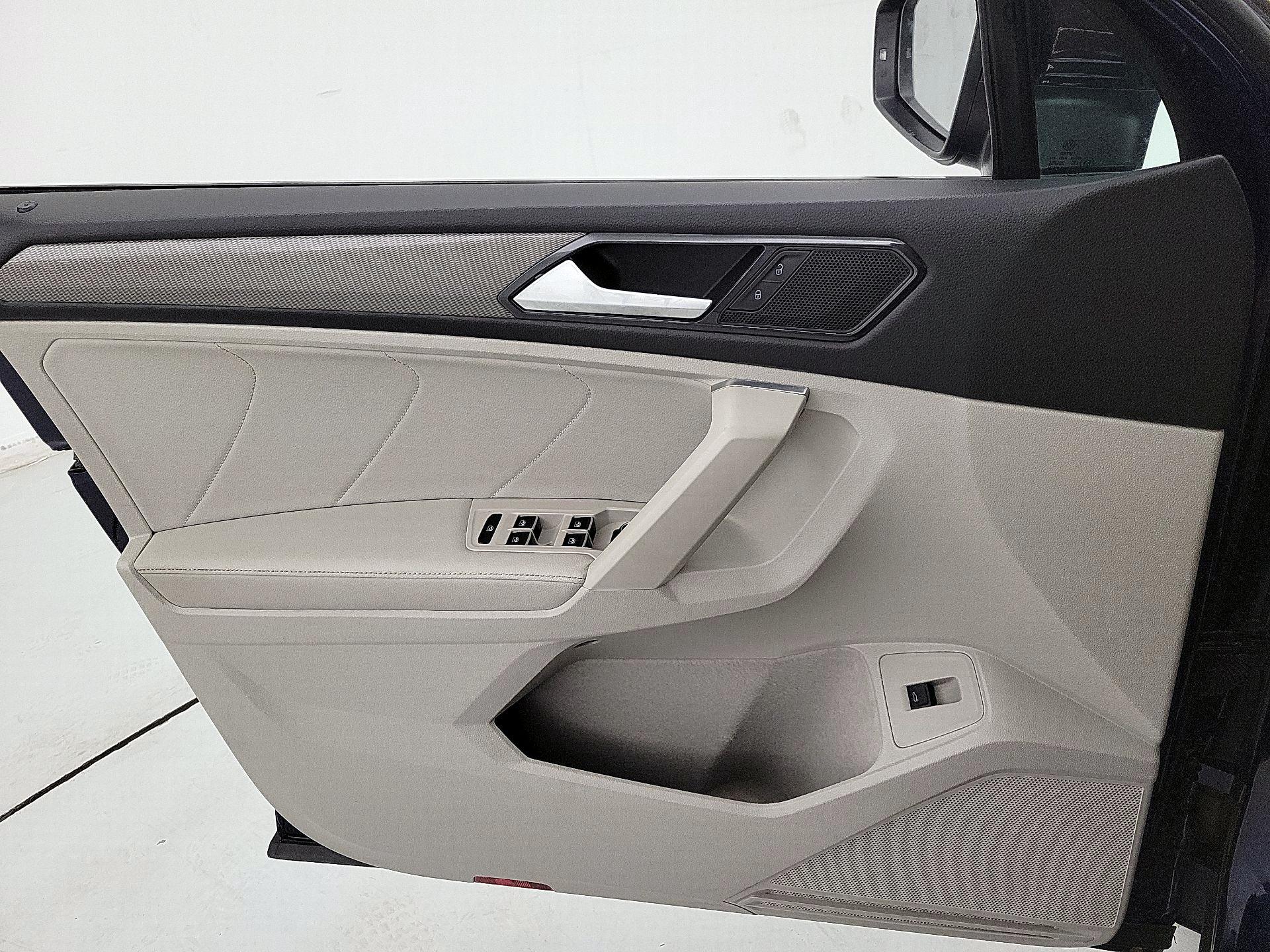 Thumbnail: 2022 Volkswagen Tiguan - 12