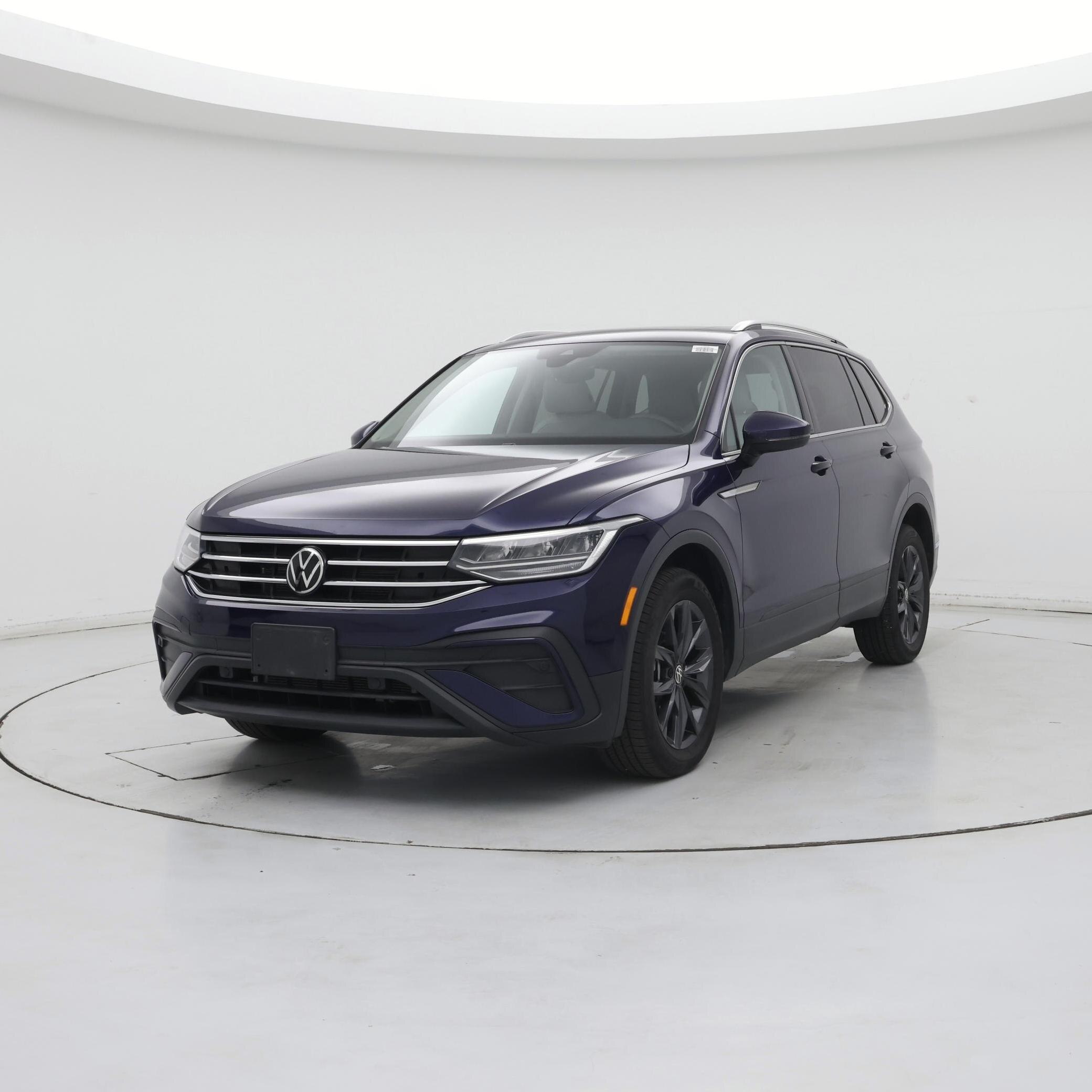 Thumbnail: 2022 Volkswagen Tiguan - 4
