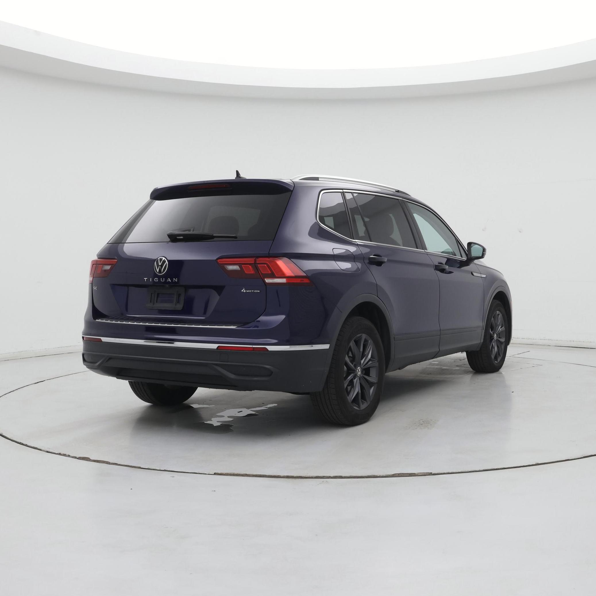 Thumbnail: 2022 Volkswagen Tiguan - 8