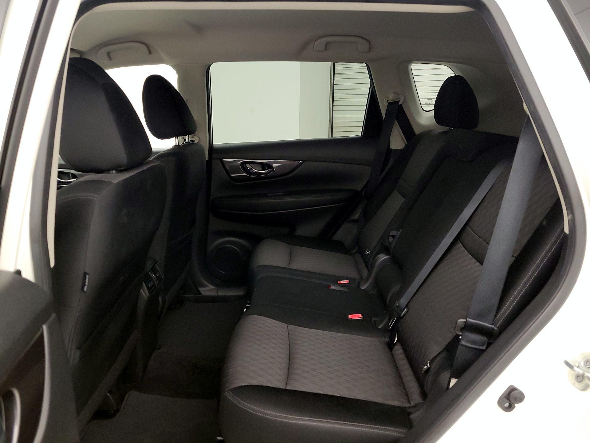 Thumbnail: 2019 Nissan Rogue - 19