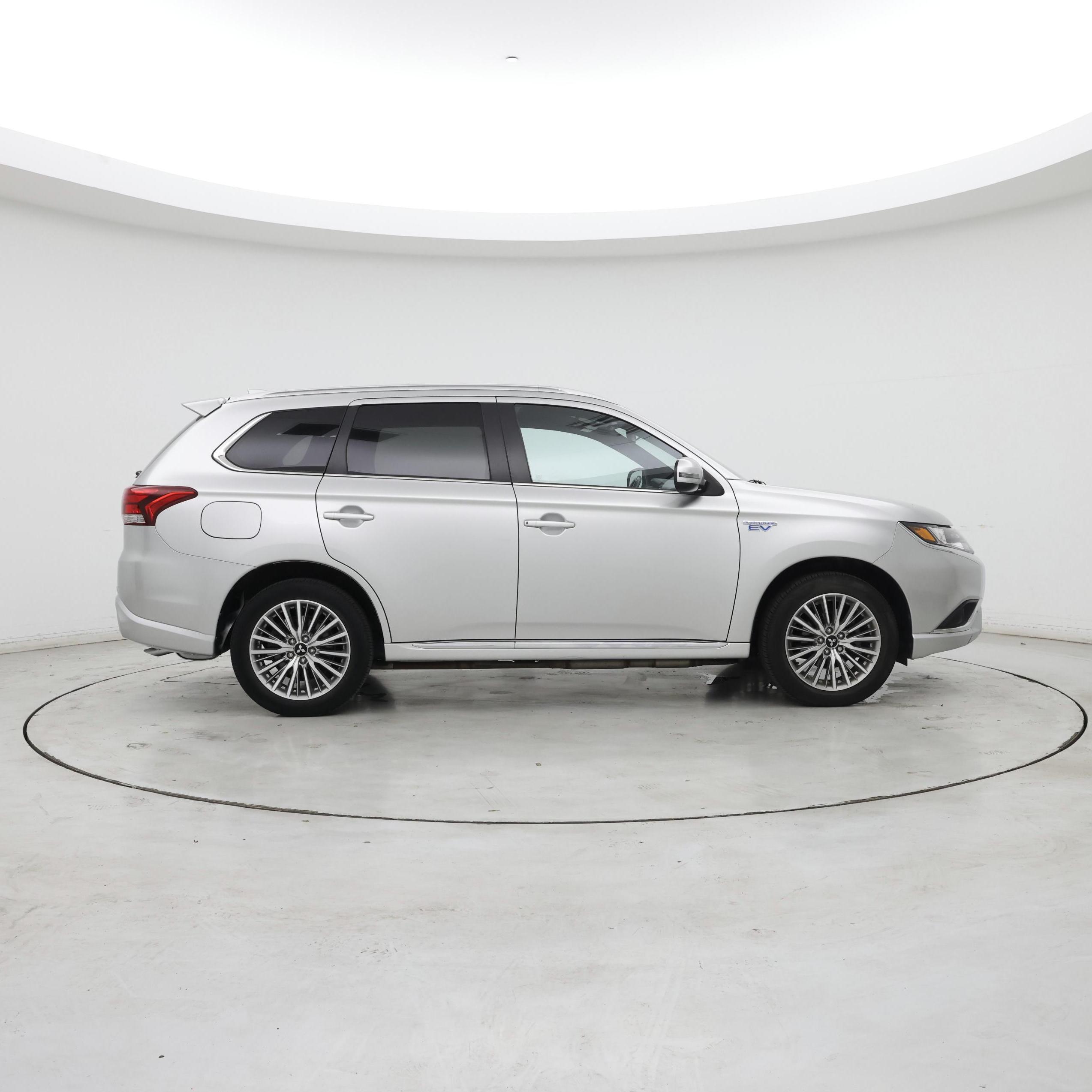 Thumbnail: 2022 Mitsubishi Outlander - 7
