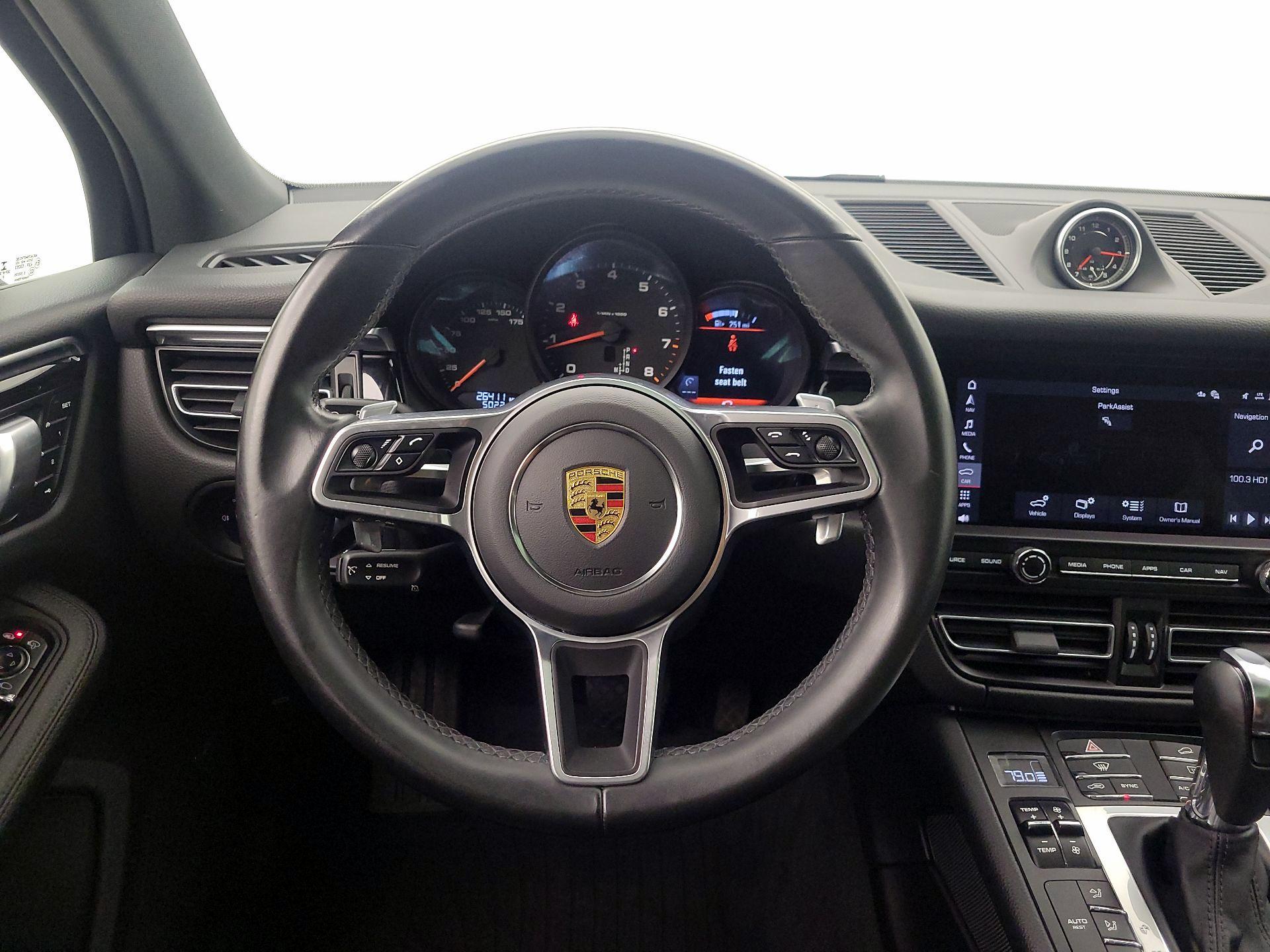 Thumbnail: 2021 Porsche Macan - 10