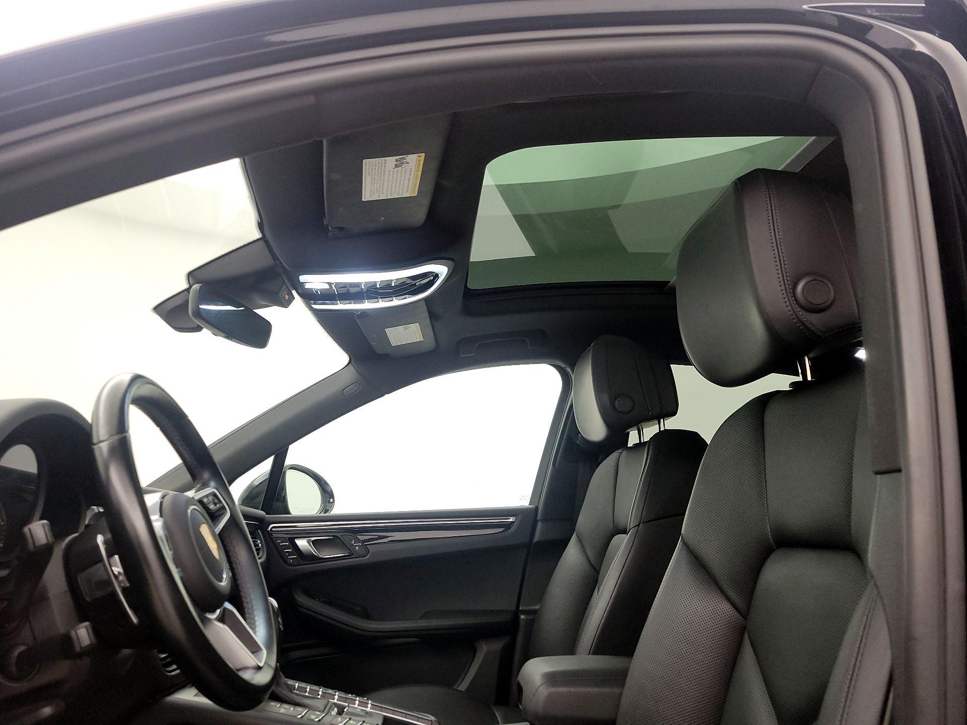 Thumbnail: 2021 Porsche Macan - 19