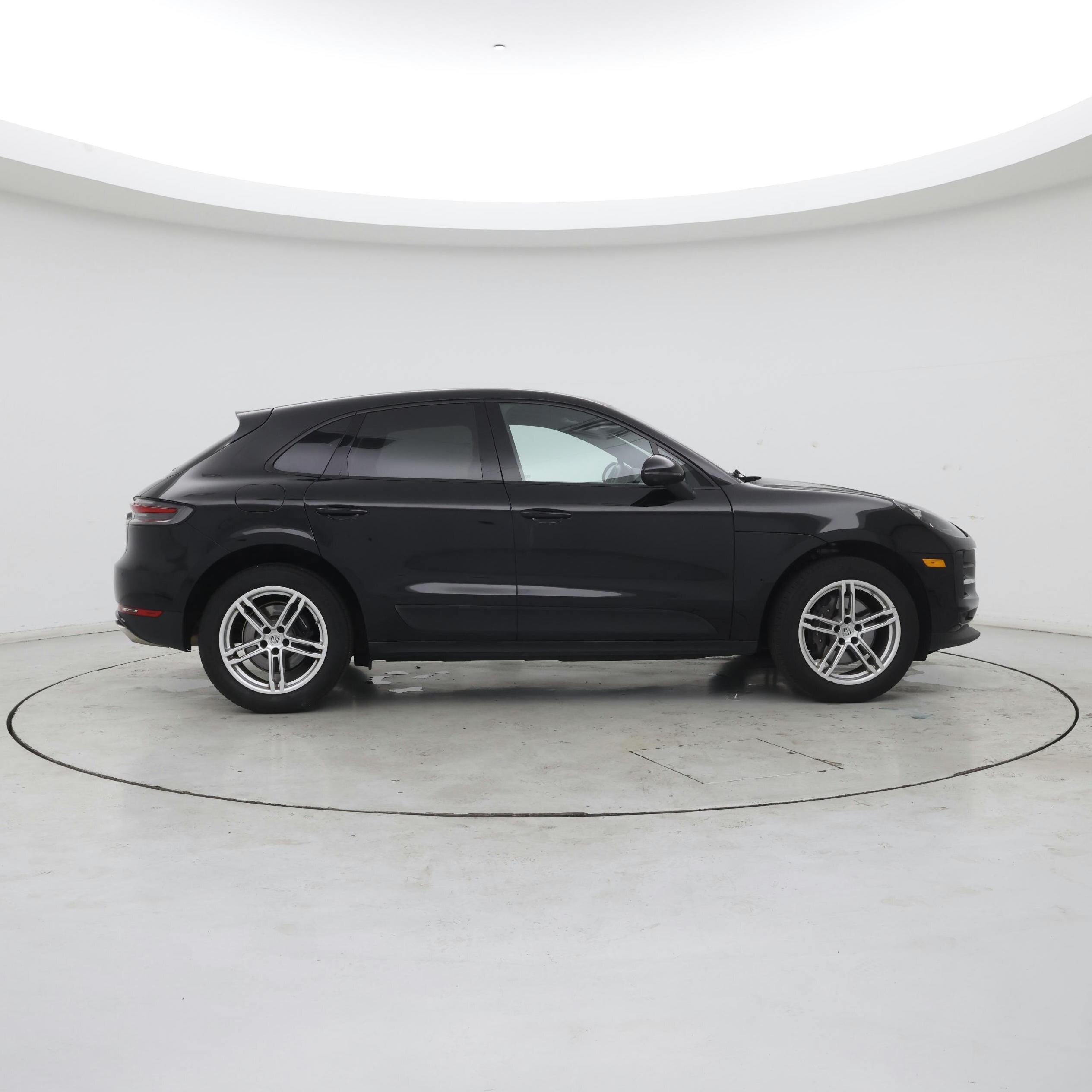 Thumbnail: 2021 Porsche Macan - 7