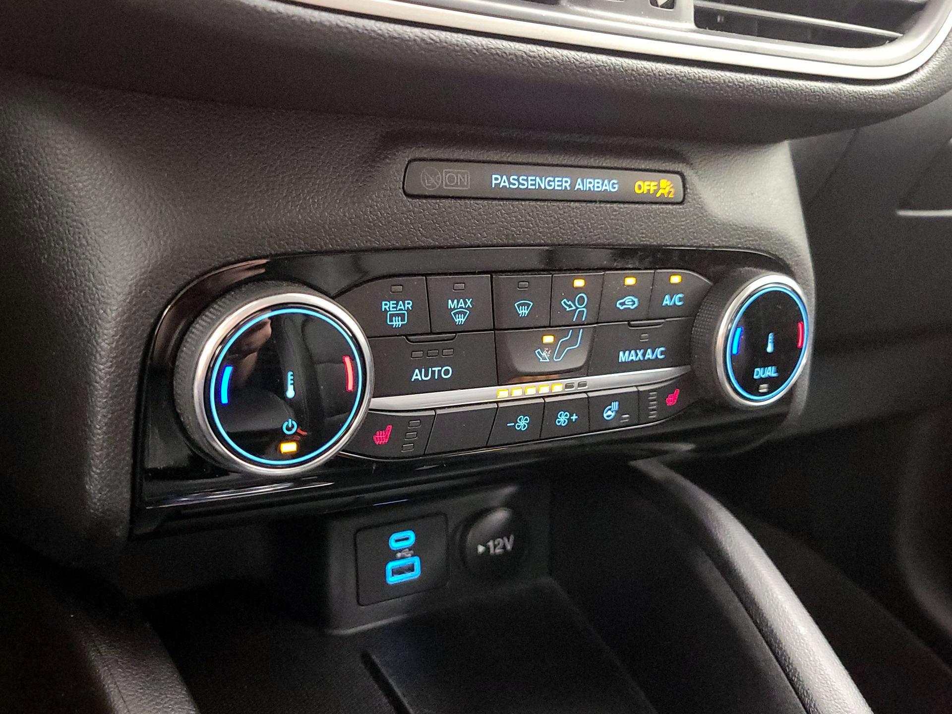 Thumbnail: 2022 Ford Escape - 16
