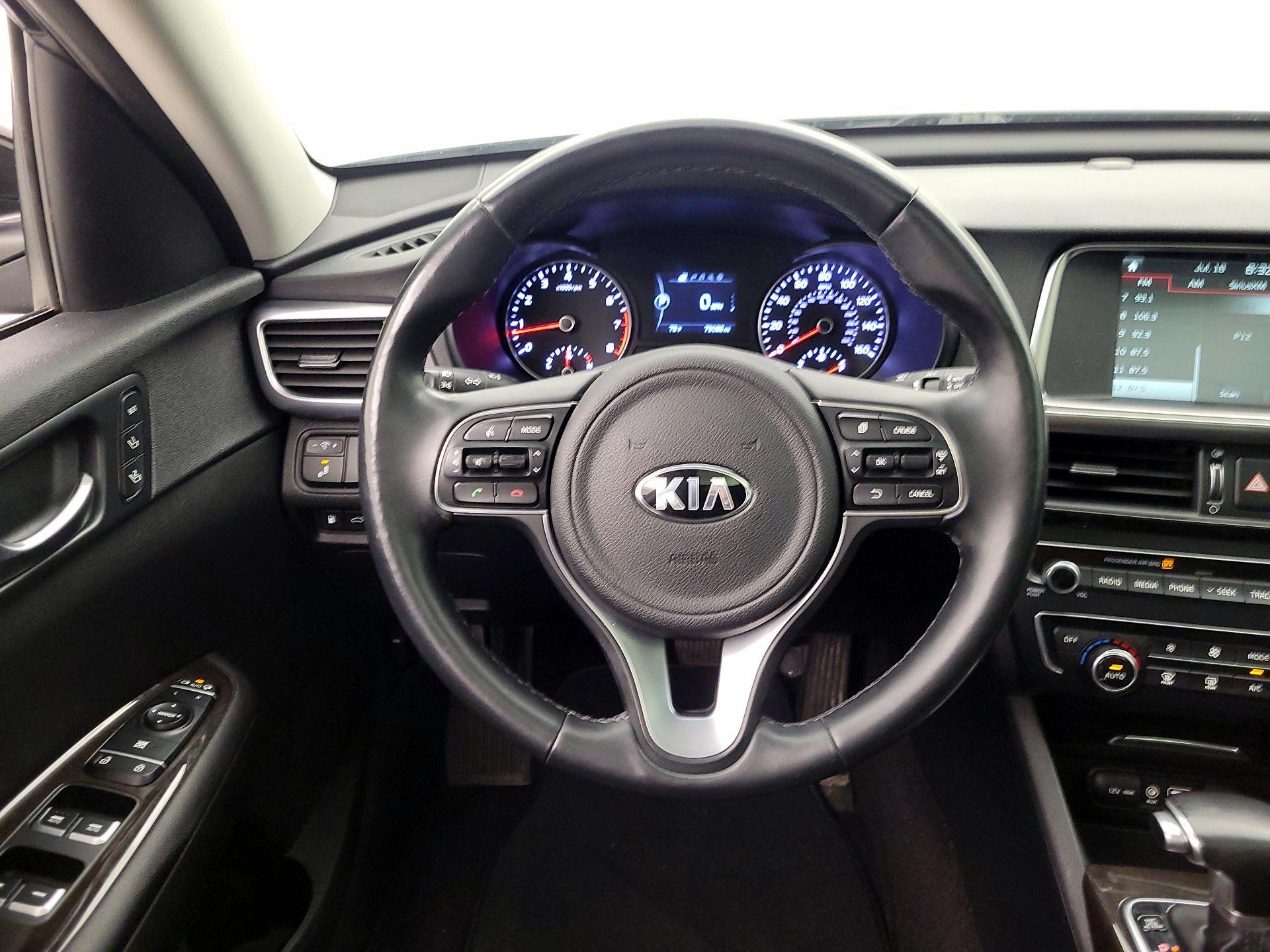 Thumbnail: 2016 Kia Optima - 10