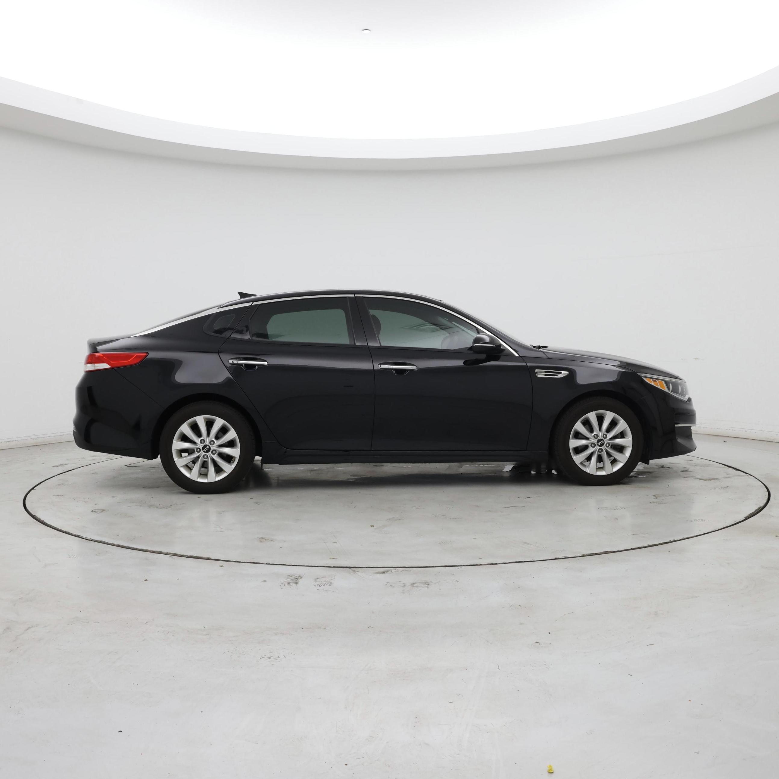 Thumbnail: 2016 Kia Optima - 7