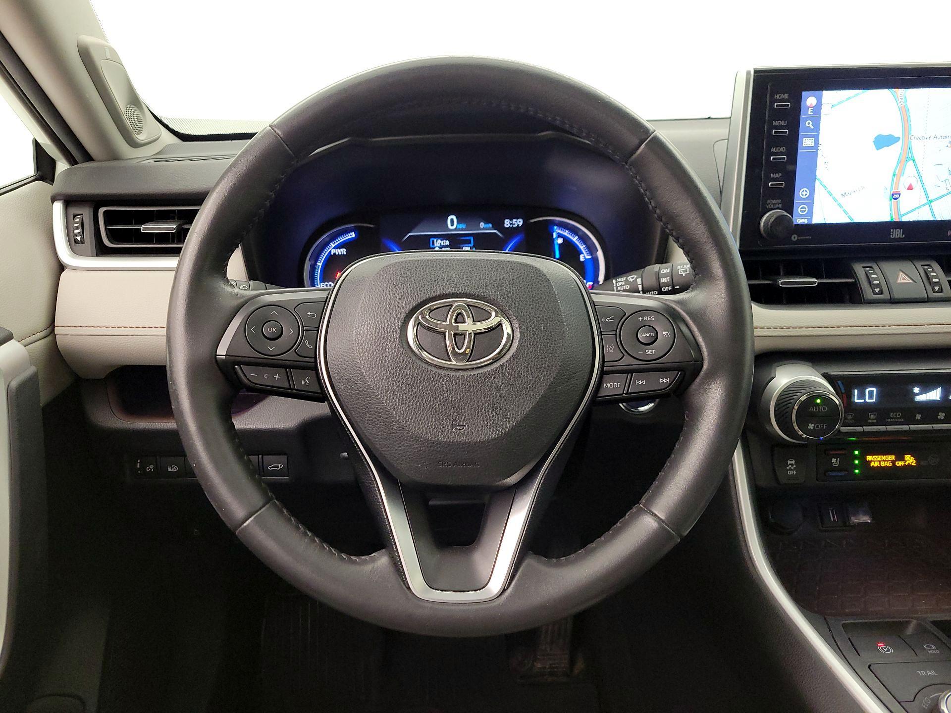 Thumbnail: 2020 Toyota RAV4 - 10