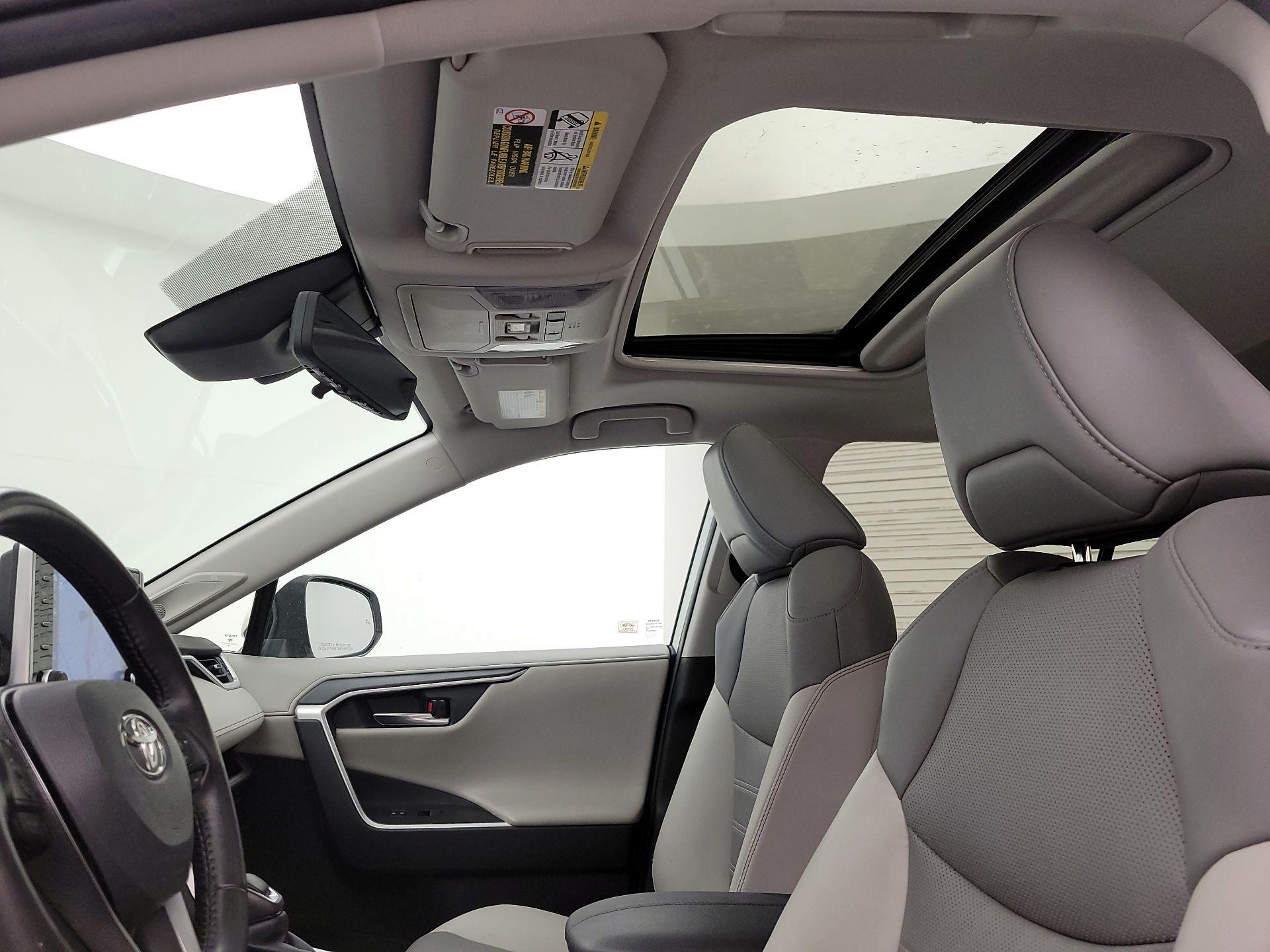Thumbnail: 2020 Toyota RAV4 - 20