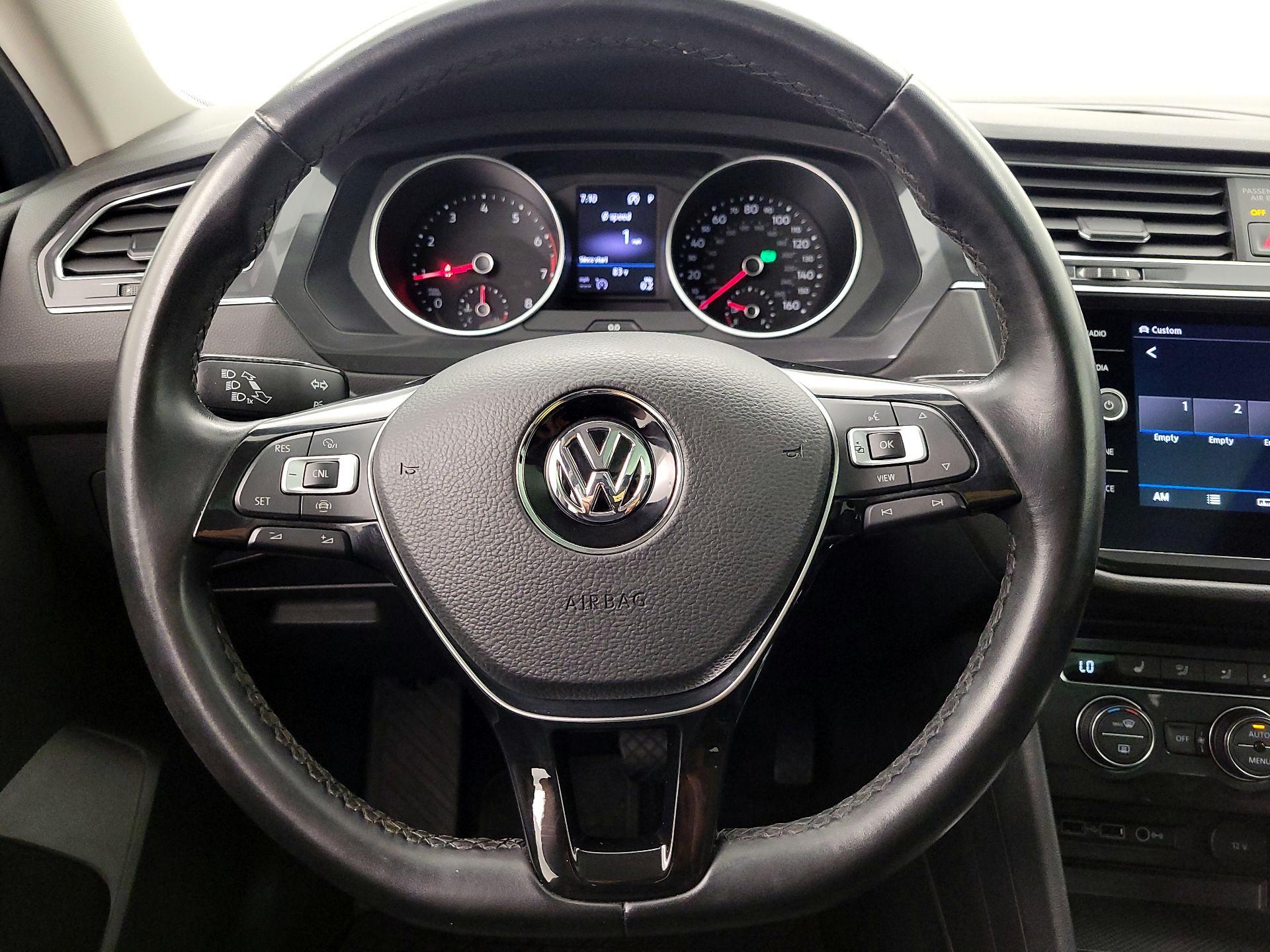 Thumbnail: 2019 Volkswagen Tiguan - 10