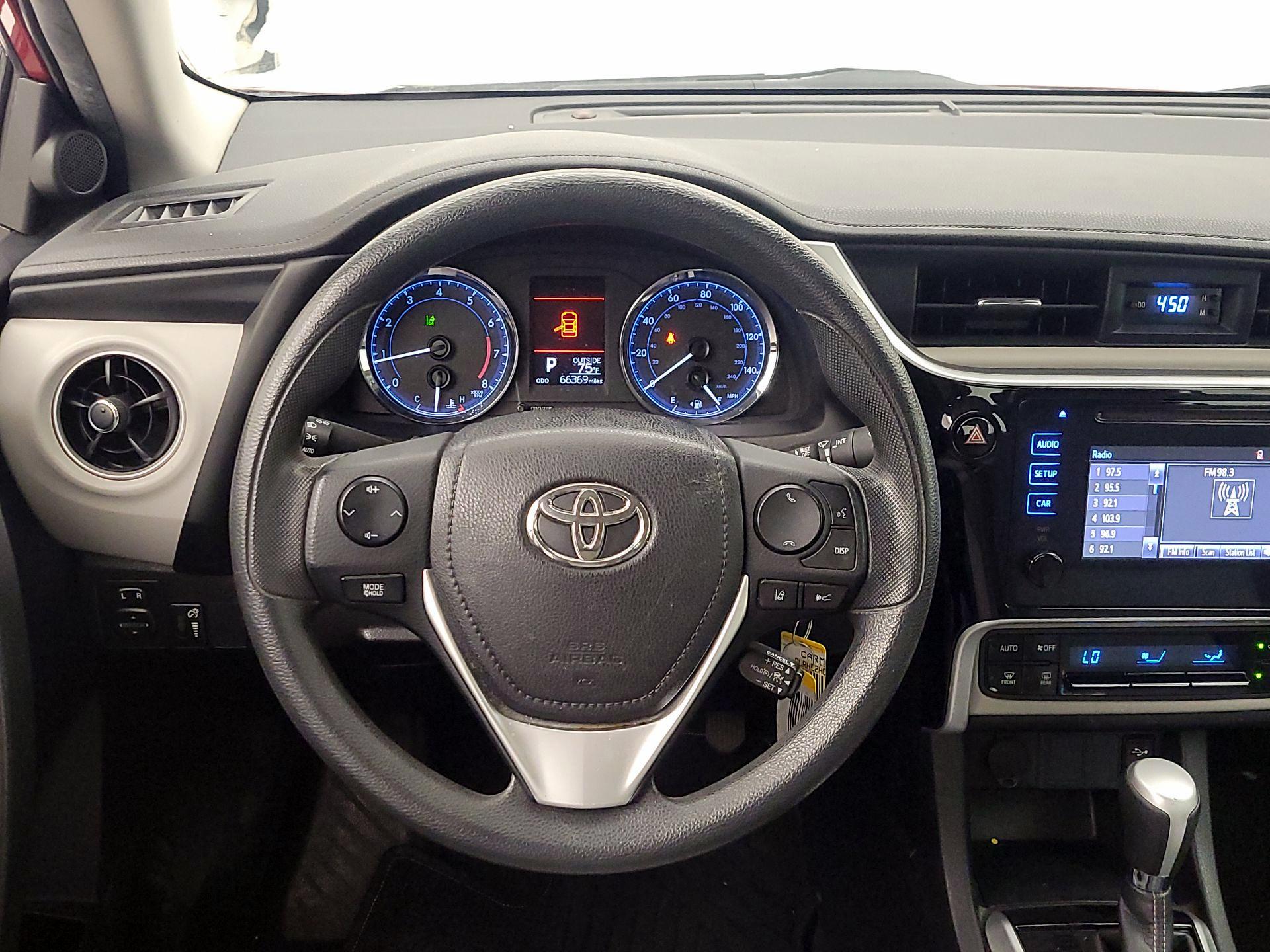 Thumbnail: 2017 Toyota Corolla - 10
