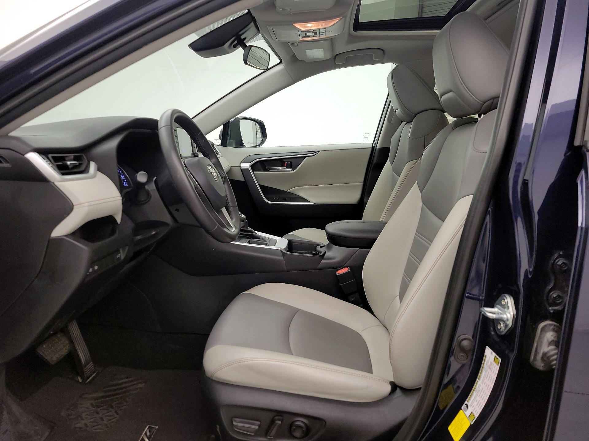 Thumbnail: 2021 Toyota RAV4 - 11