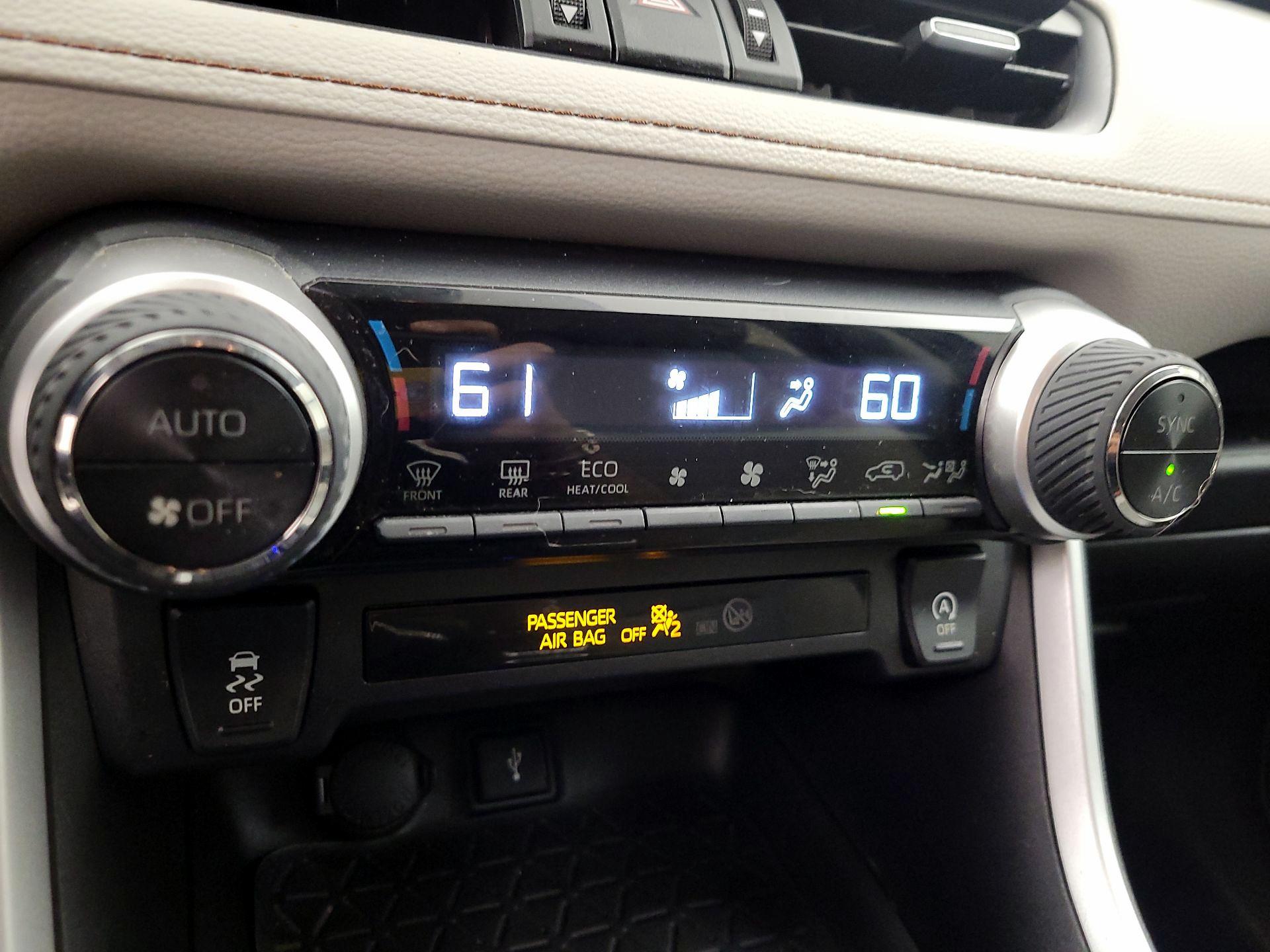 Thumbnail: 2021 Toyota RAV4 - 16