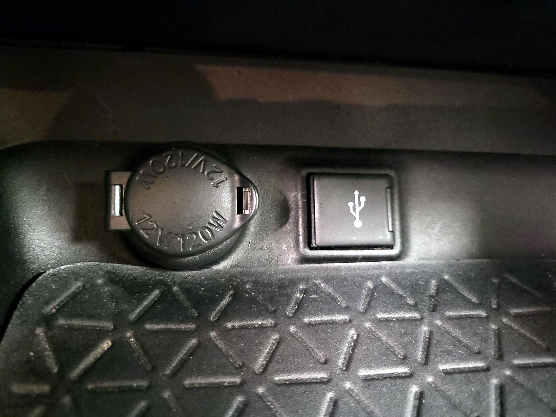 Thumbnail: 2021 Toyota RAV4 - 18