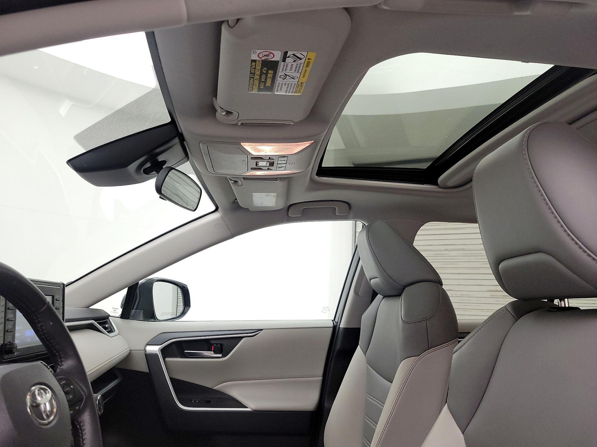 Thumbnail: 2021 Toyota RAV4 - 19