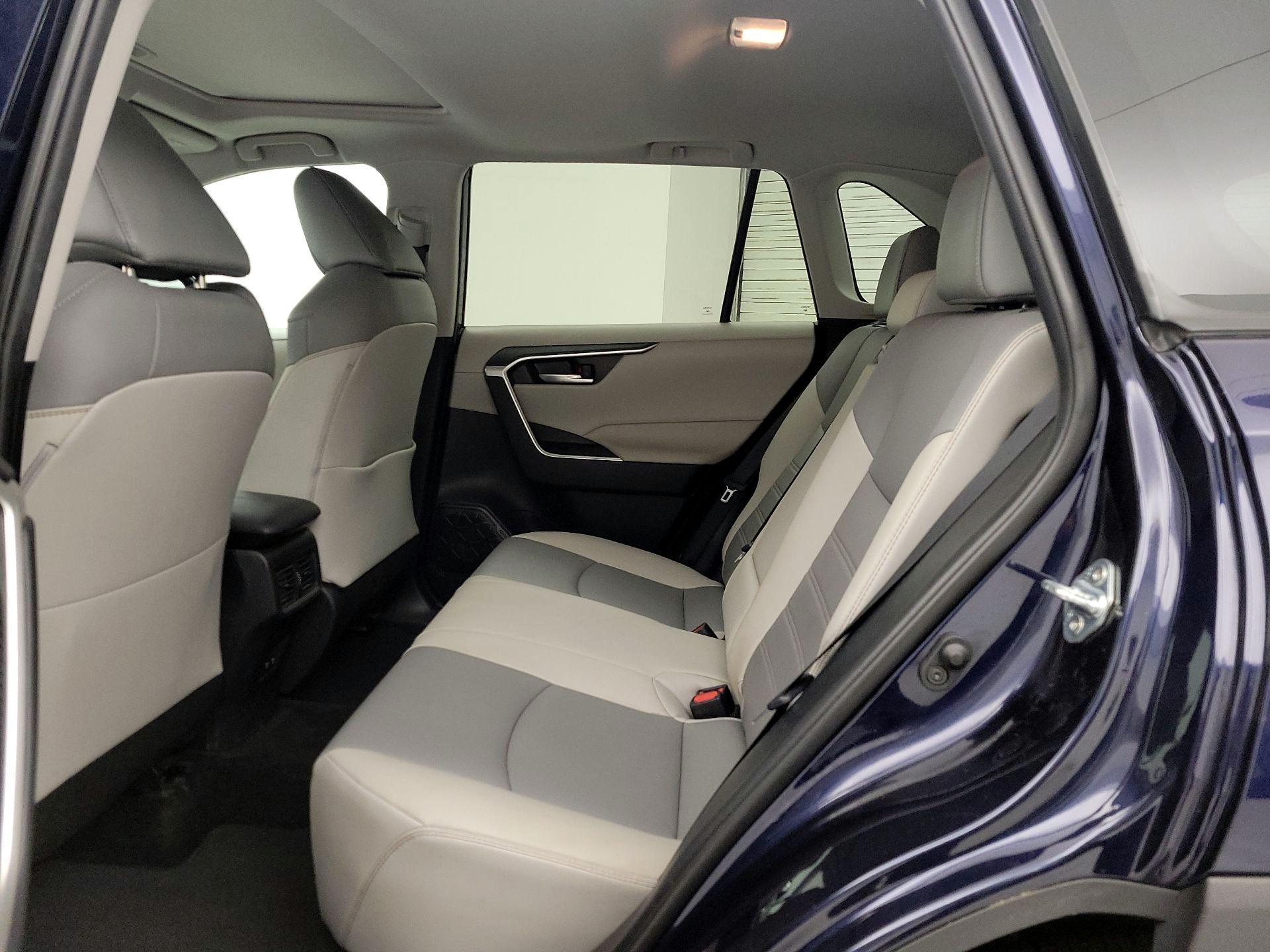 Thumbnail: 2021 Toyota RAV4 - 20