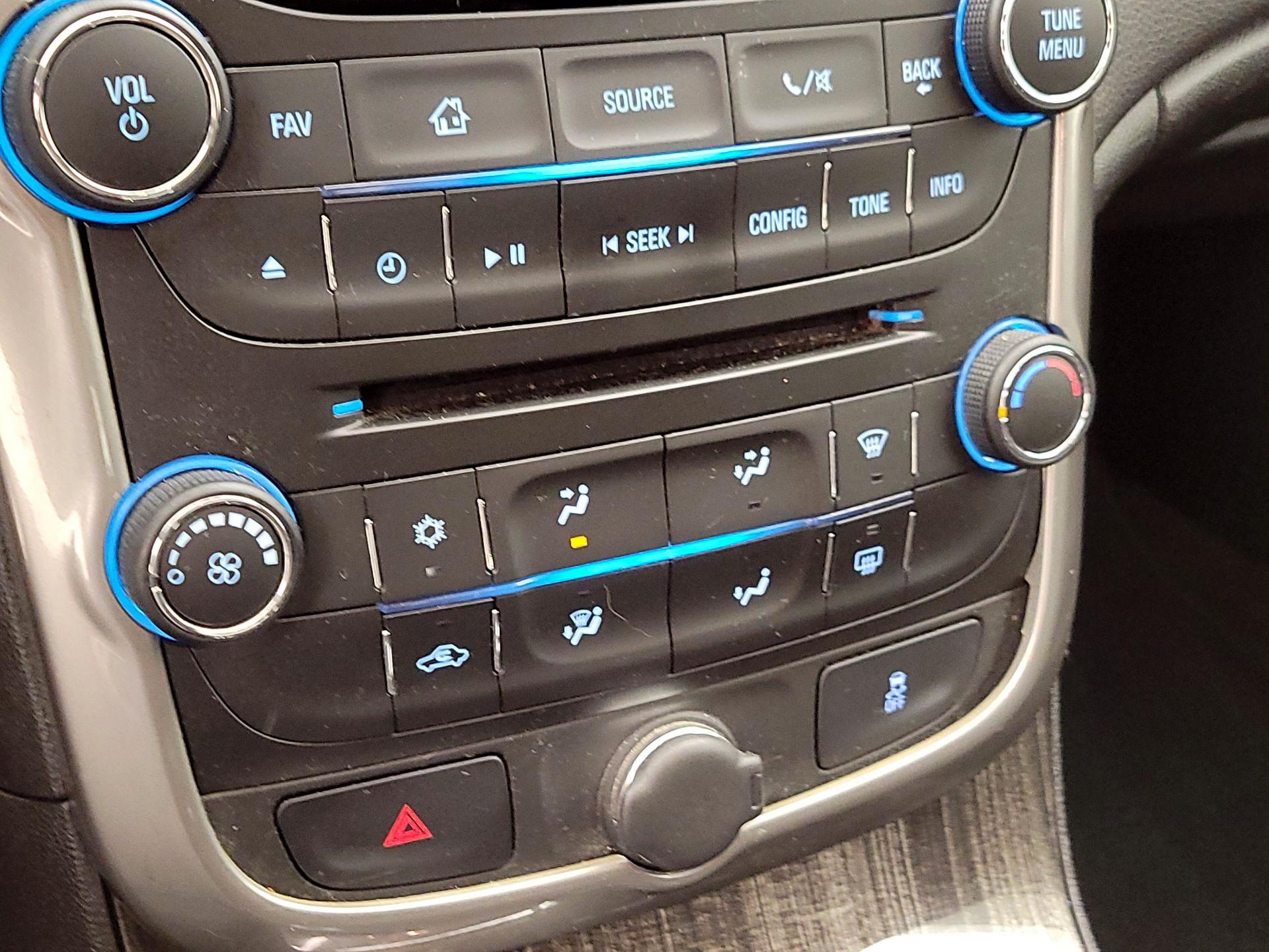 Thumbnail: 2016 Chevrolet Malibu - 15
