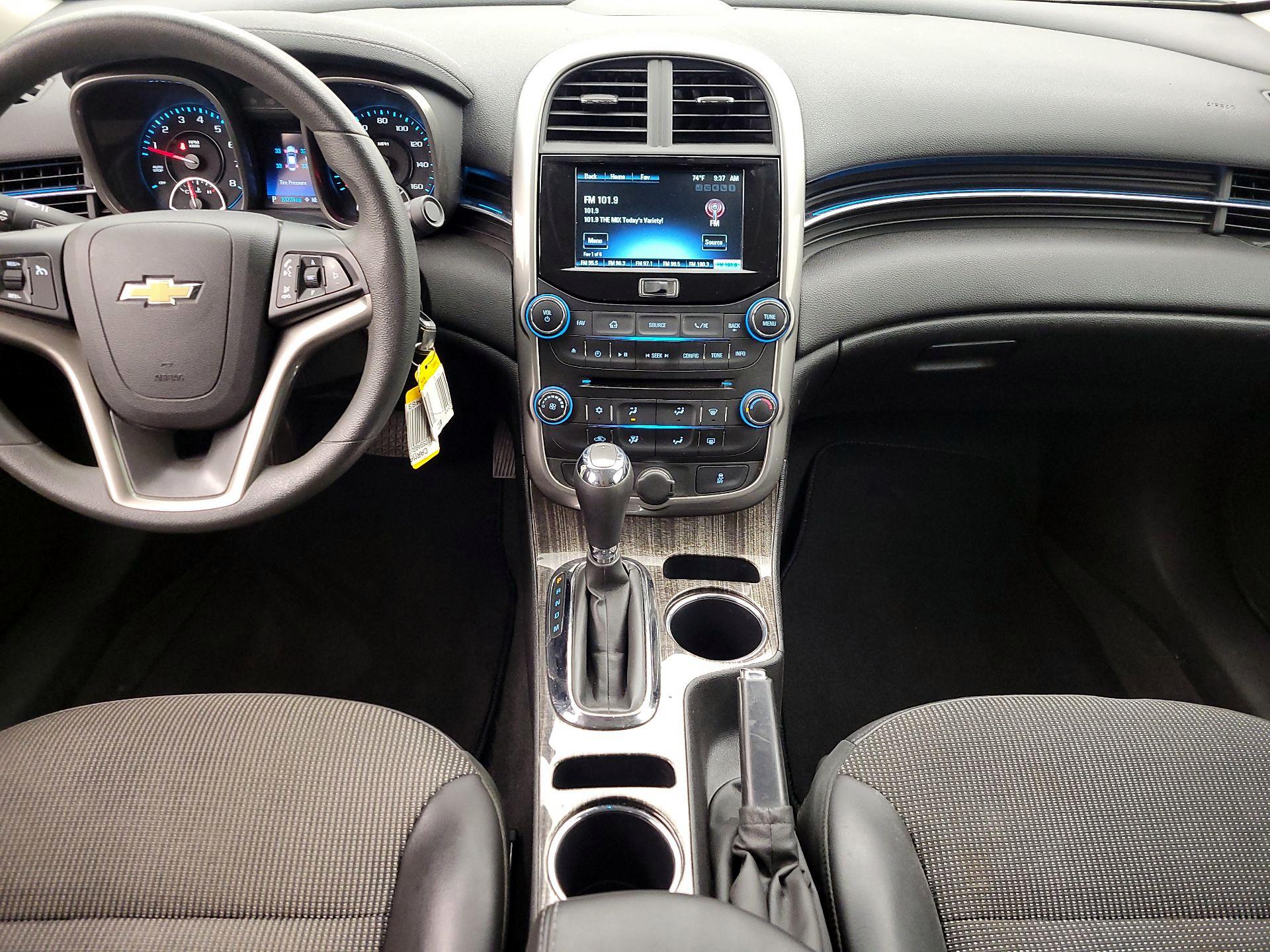 Thumbnail: 2016 Chevrolet Malibu - 16