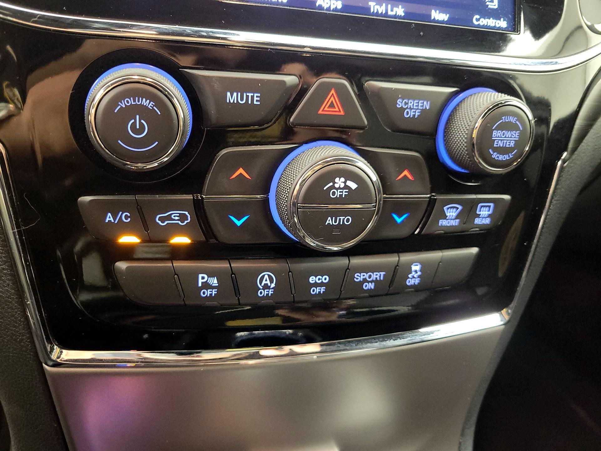 Thumbnail: 2020 Jeep Grand Cherokee - 17