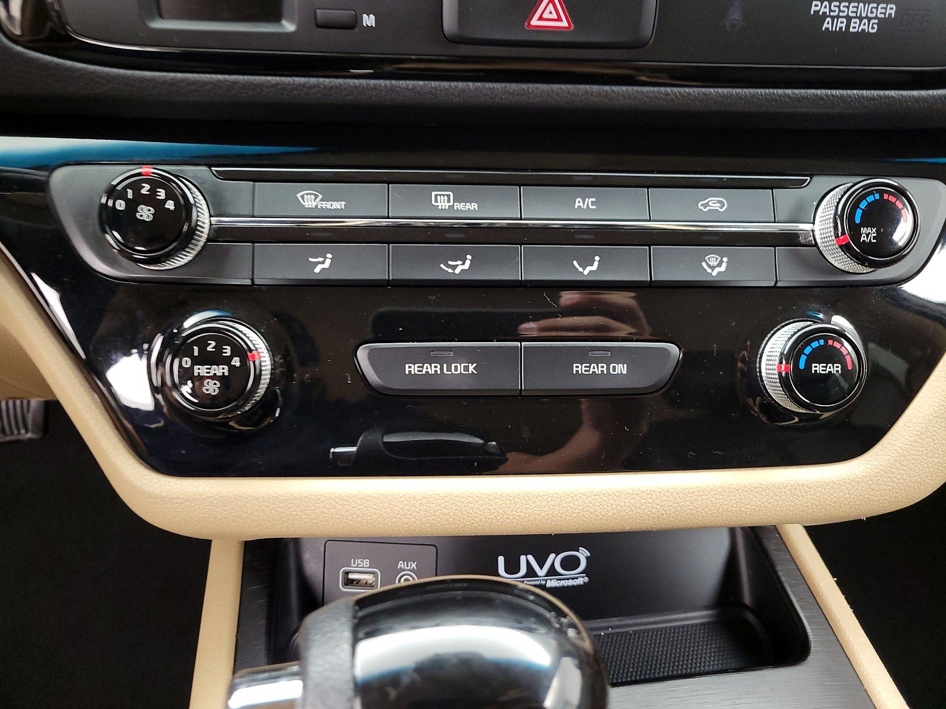 Thumbnail: 2016 Kia Sedona - 16
