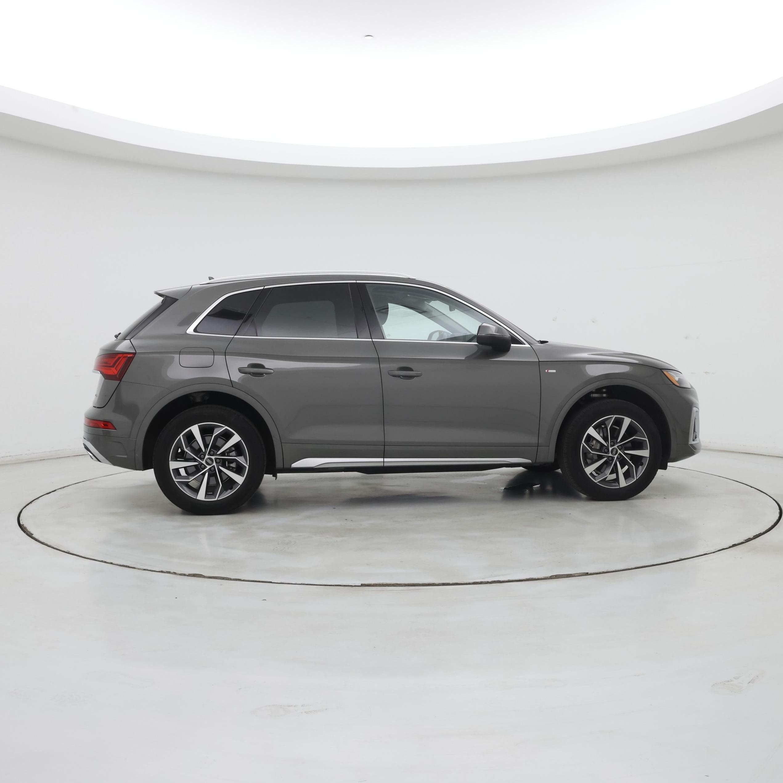 Thumbnail: 2023 Audi Q5 - 7