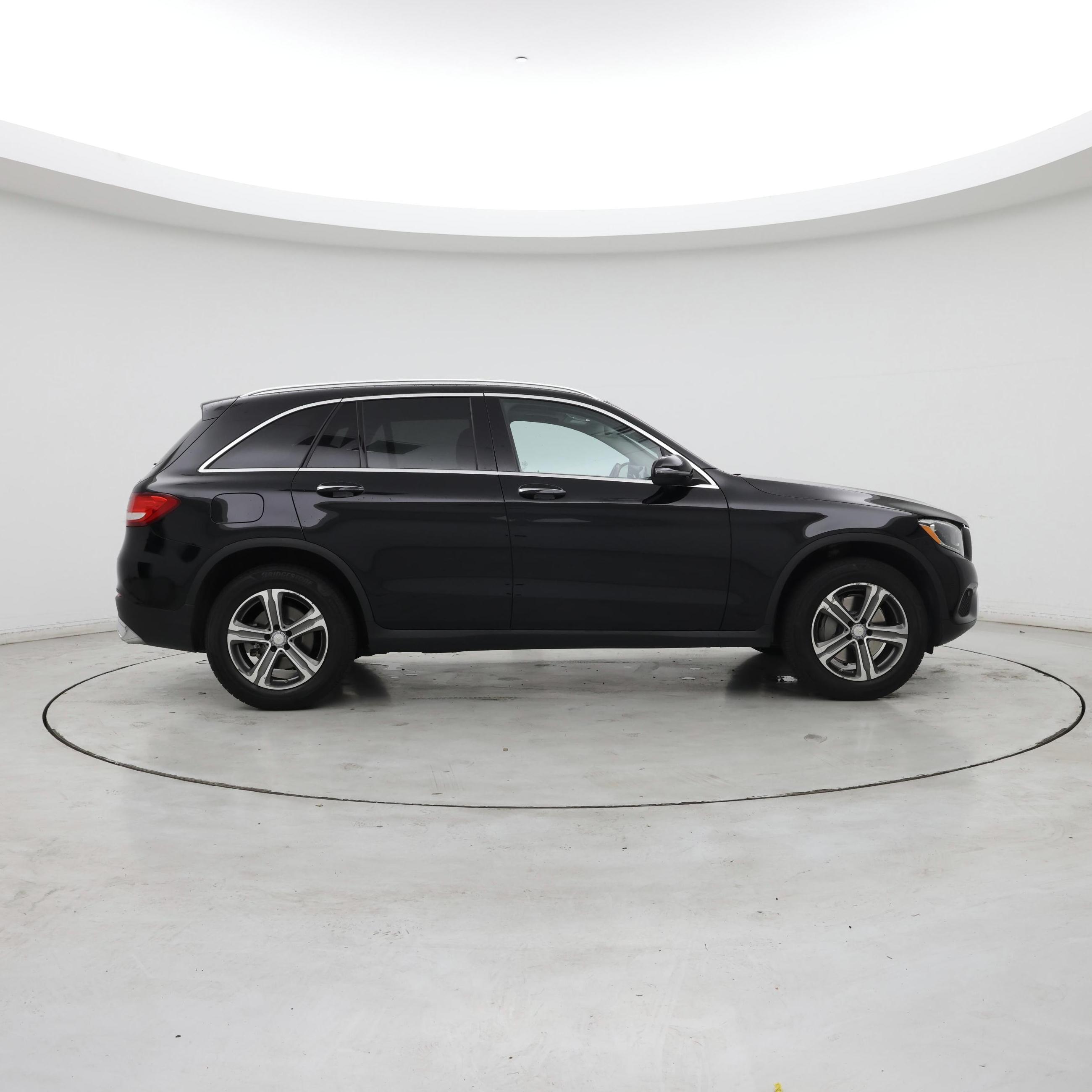 Thumbnail: 2017 Mercedes-Benz GLC - 7