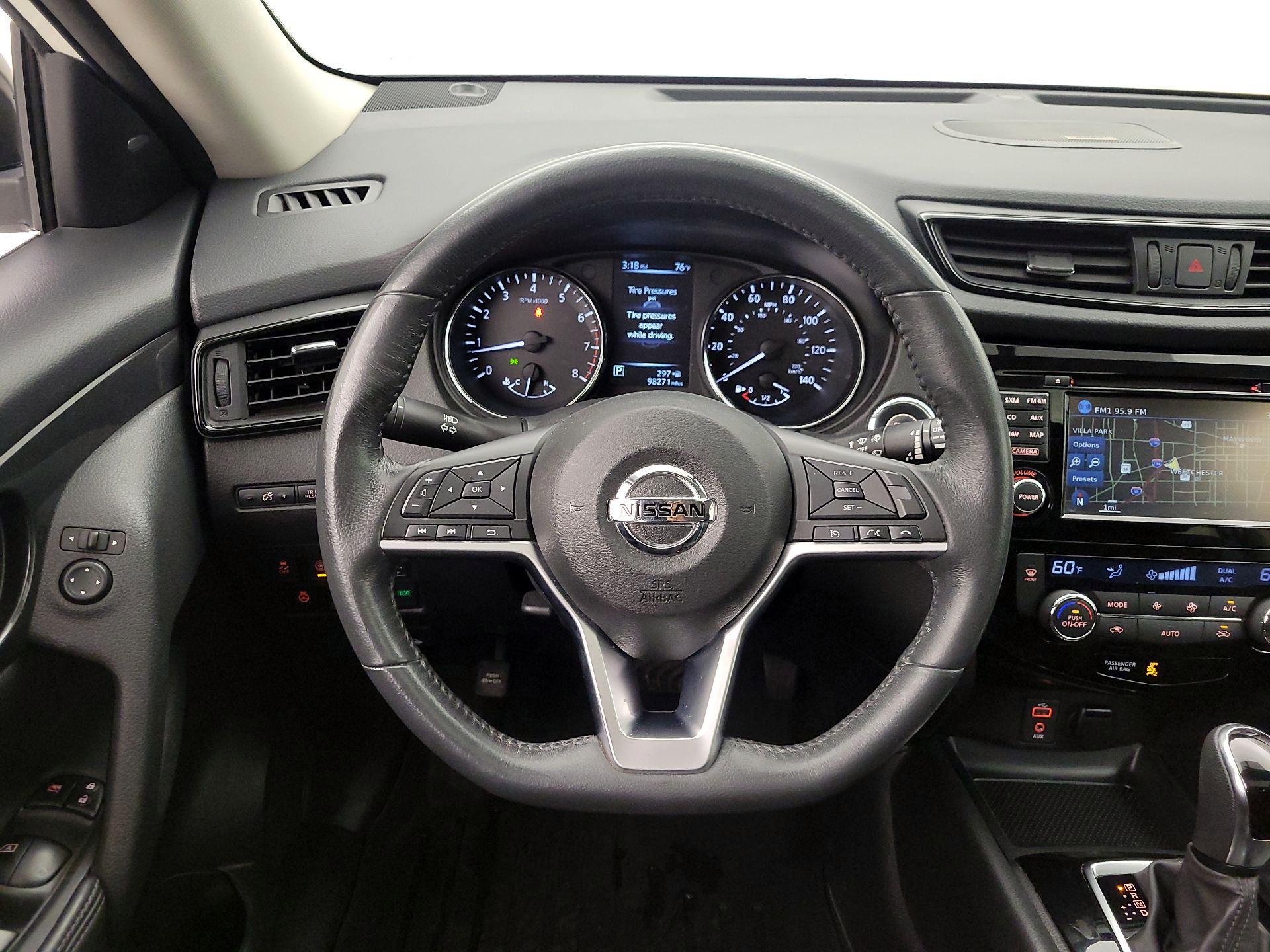 Thumbnail: 2017 Nissan Rogue - 10