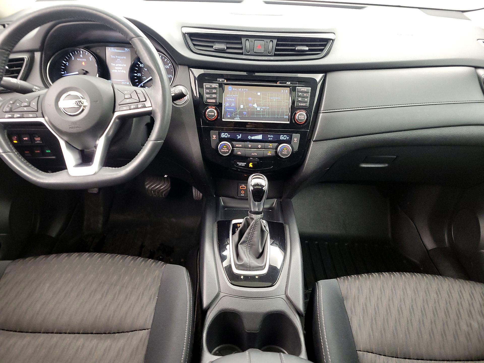 Thumbnail: 2017 Nissan Rogue - 18