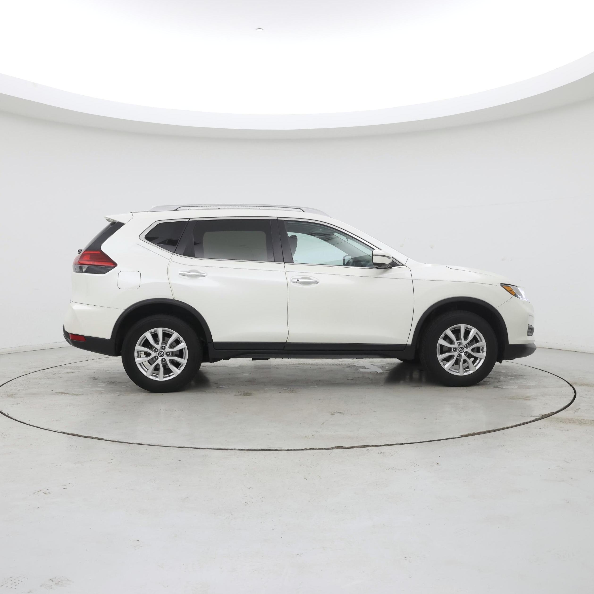 Thumbnail: 2017 Nissan Rogue - 7