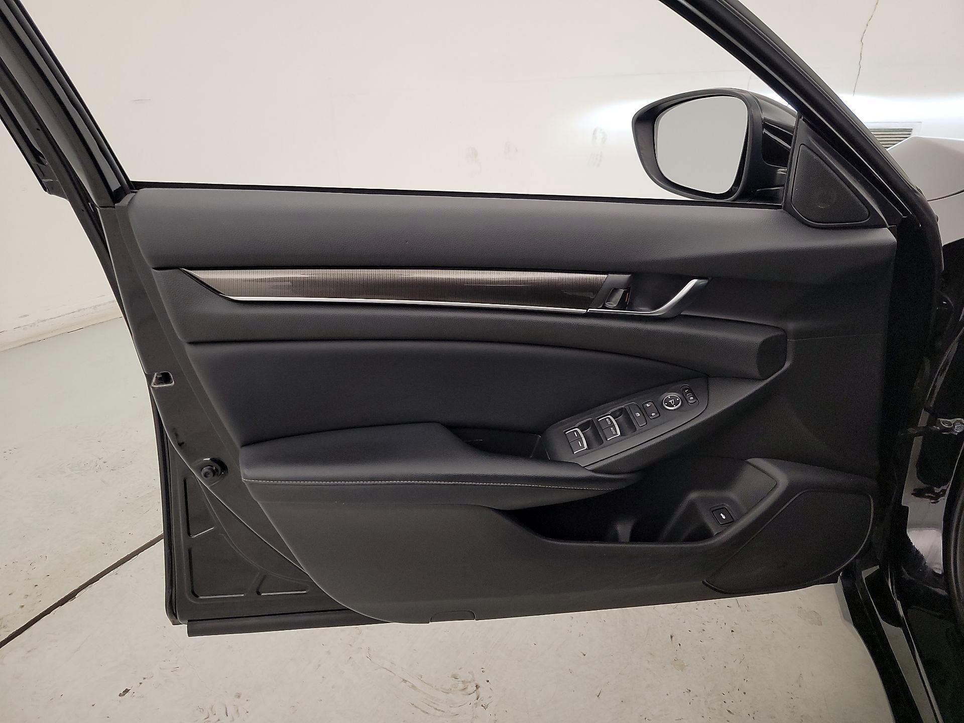 Thumbnail: 2018 Honda Accord - 12