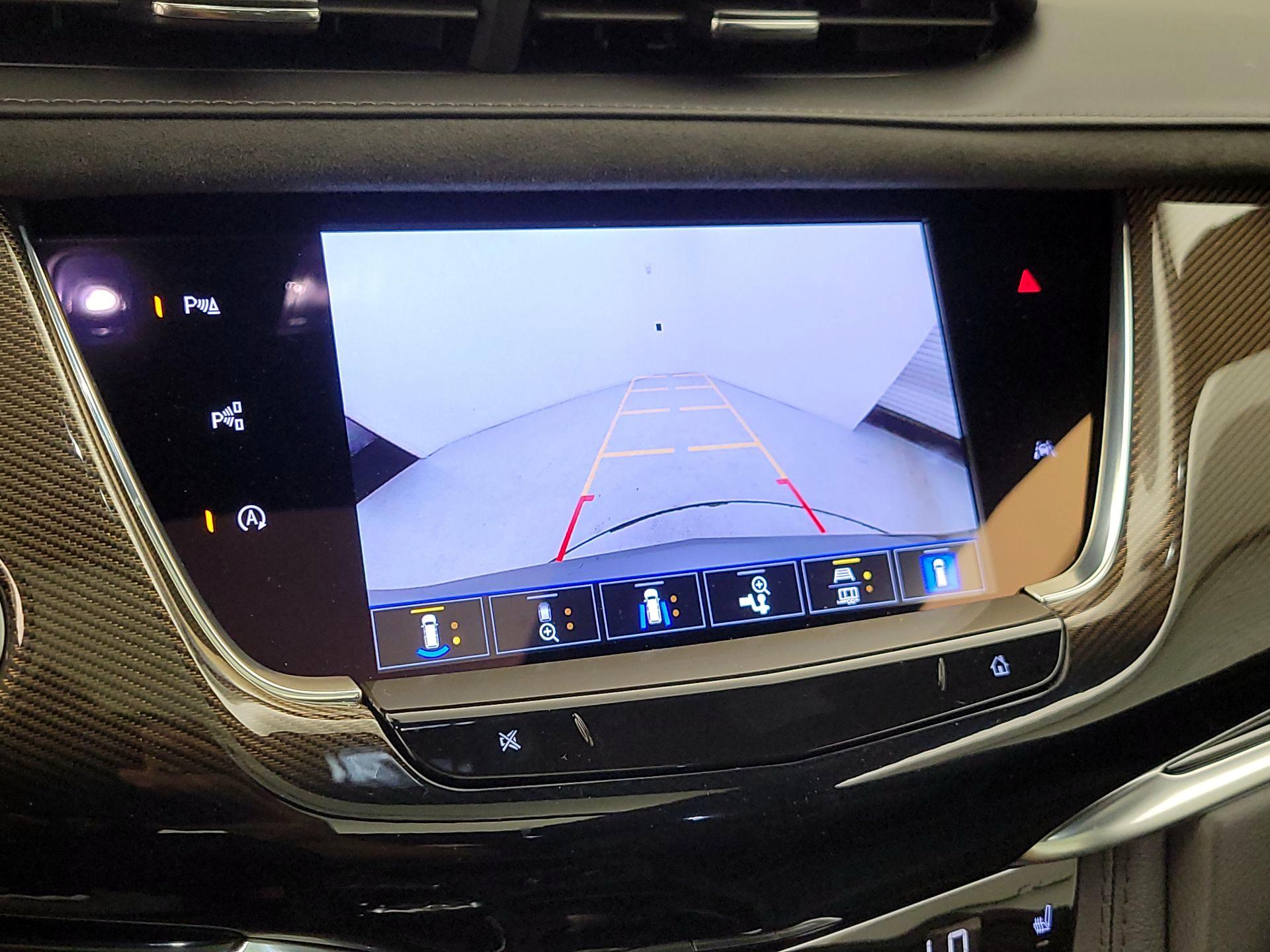 Thumbnail: 2020 Cadillac XT6 - 15