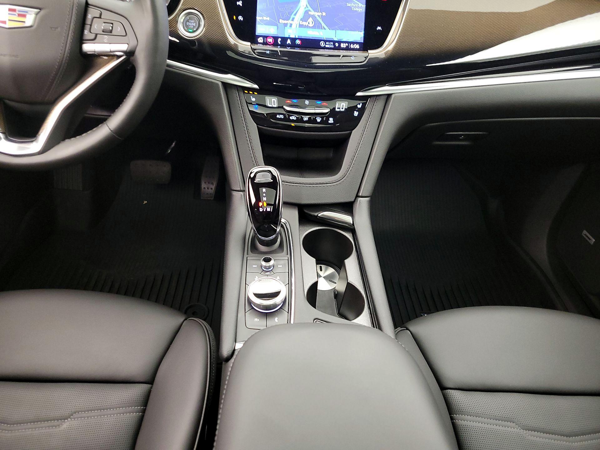 Thumbnail: 2020 Cadillac XT6 - 18