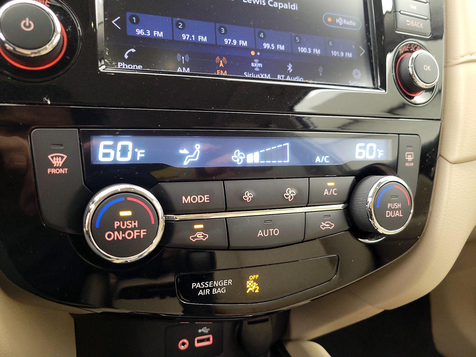 Thumbnail: 2019 Nissan Rogue - 17