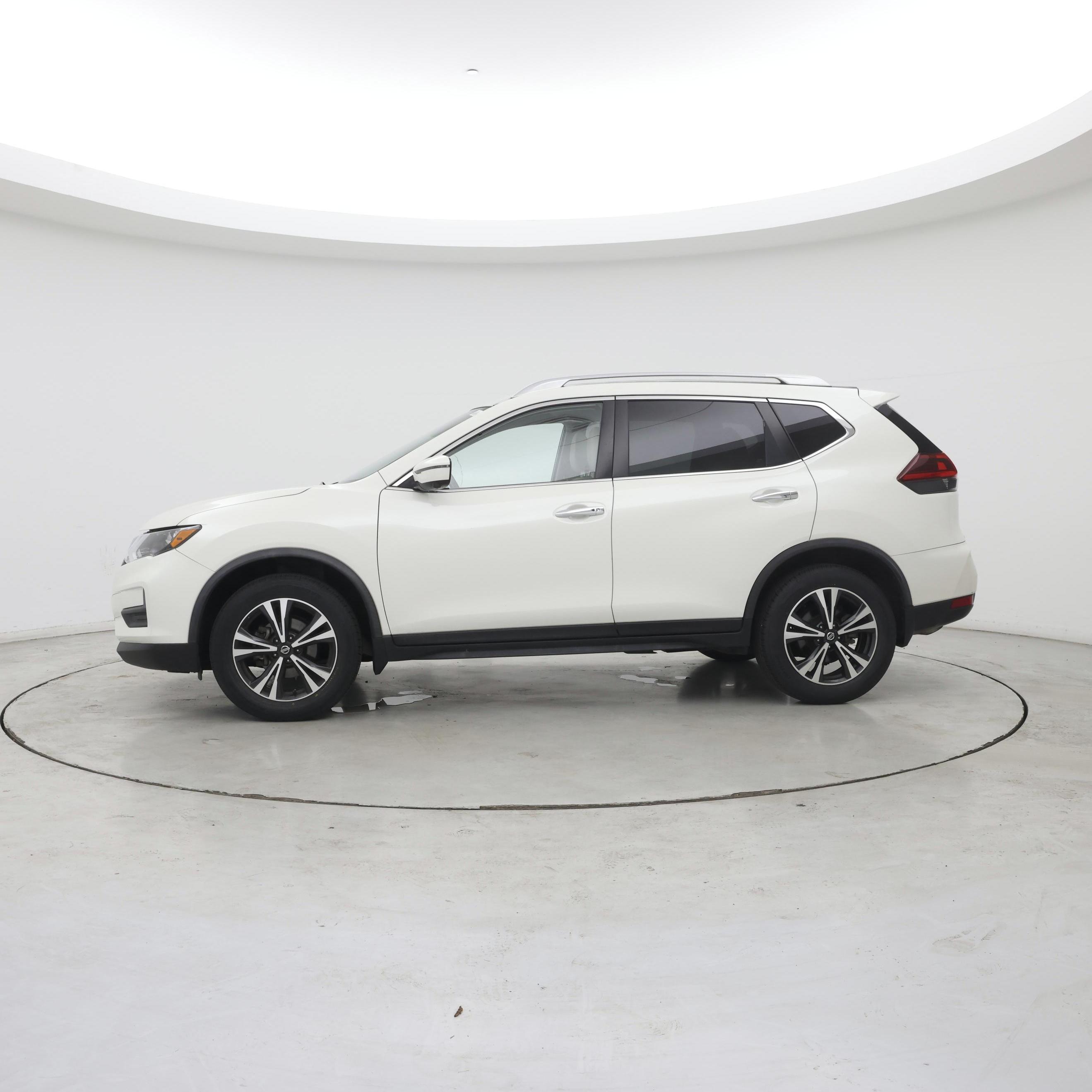 Thumbnail: 2019 Nissan Rogue - 3